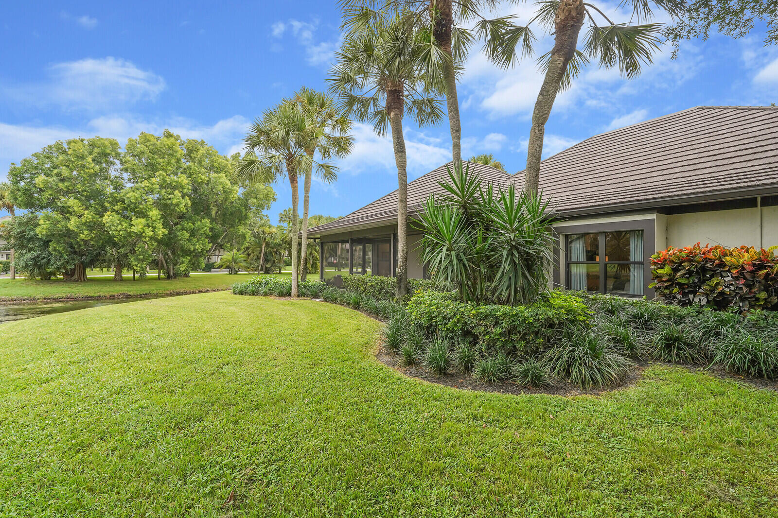 2735 POLO ISLAND #K104, Wellington FL 33414