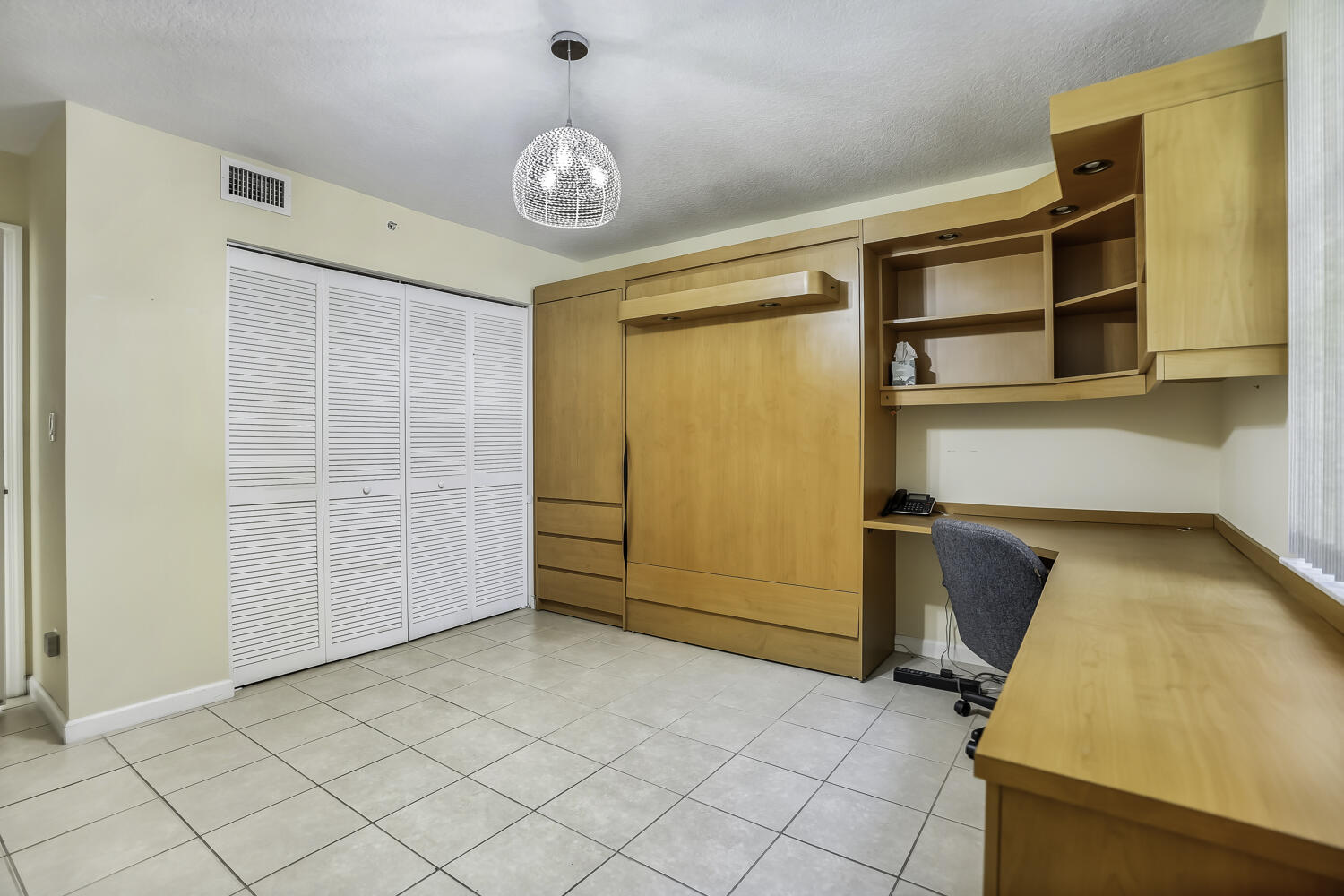 609 E SHERIDAN #208, Dania Beach FL 33004