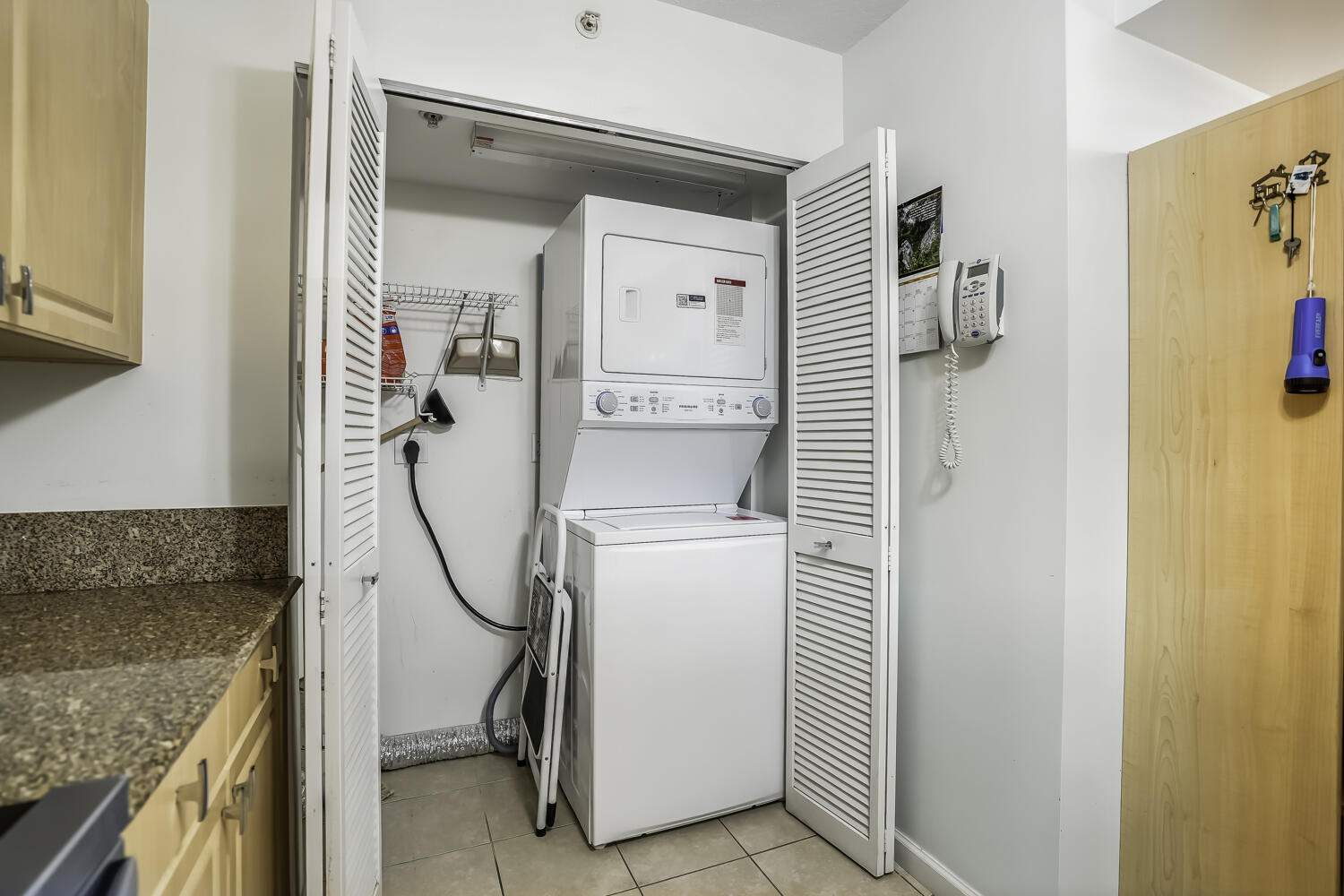609 E SHERIDAN #208, Dania Beach FL 33004