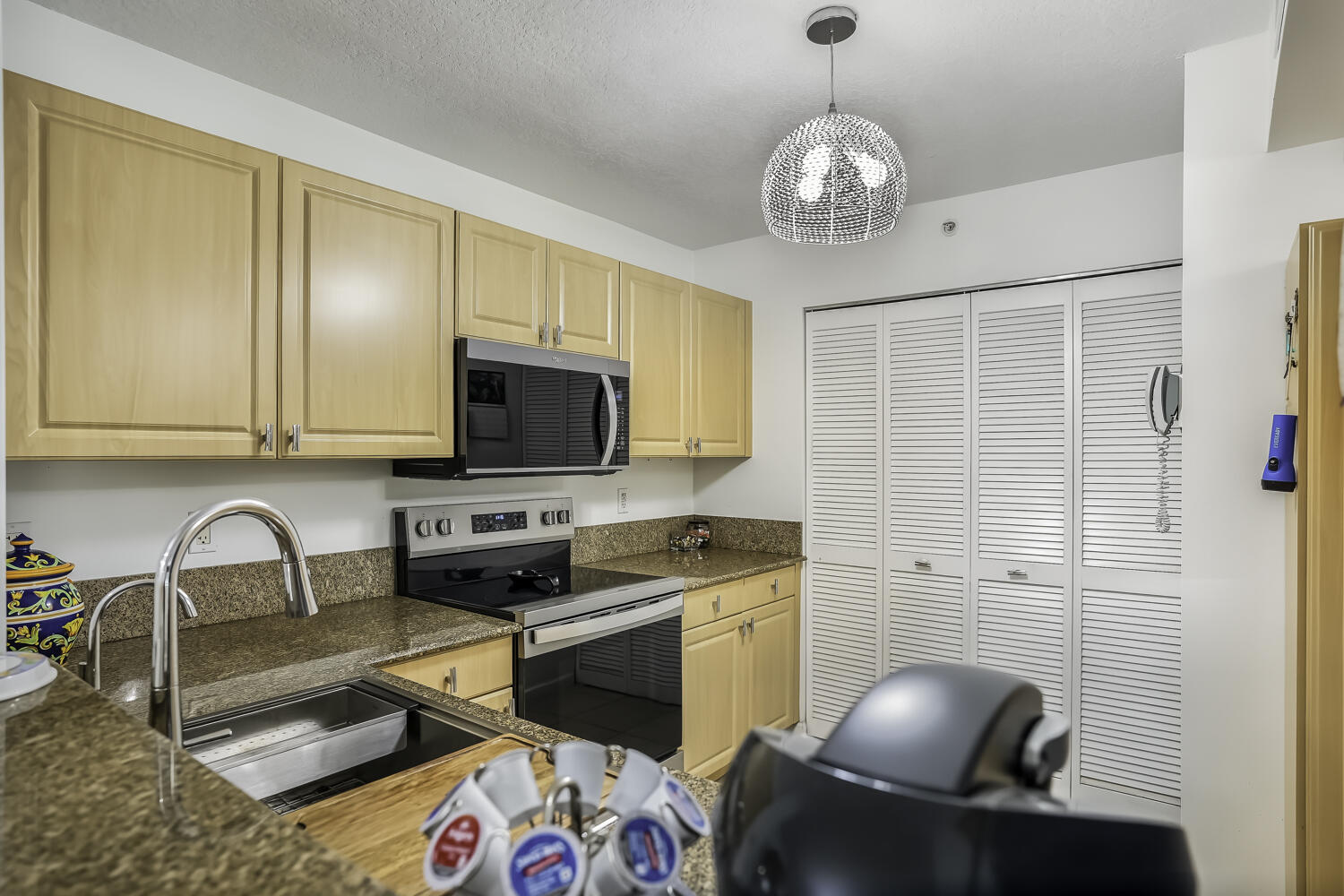 609 E SHERIDAN #208, Dania Beach FL 33004
