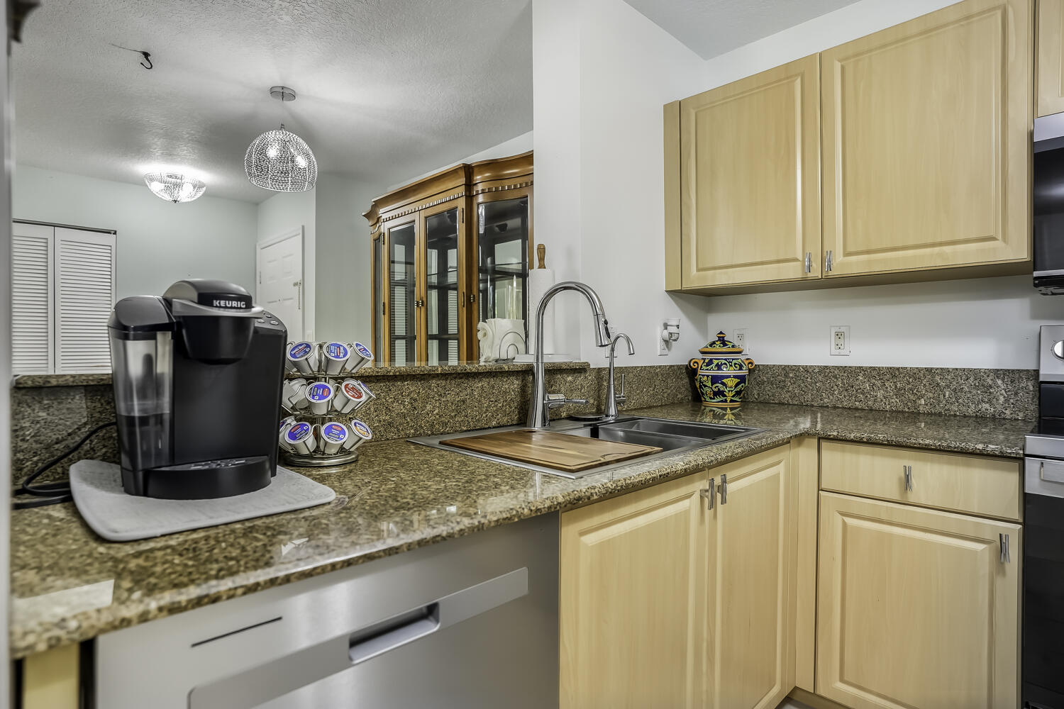 609 E SHERIDAN #208, Dania Beach FL 33004