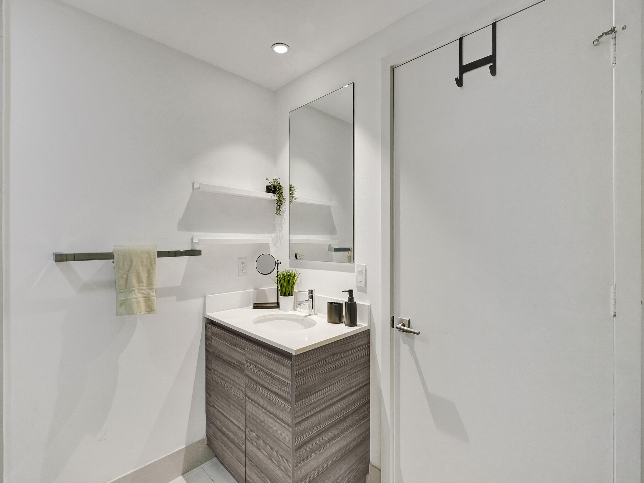 121 NE 34TH #1210, Miami FL 33137