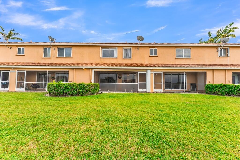 6215 Eaton, West Palm Beach FL 33411