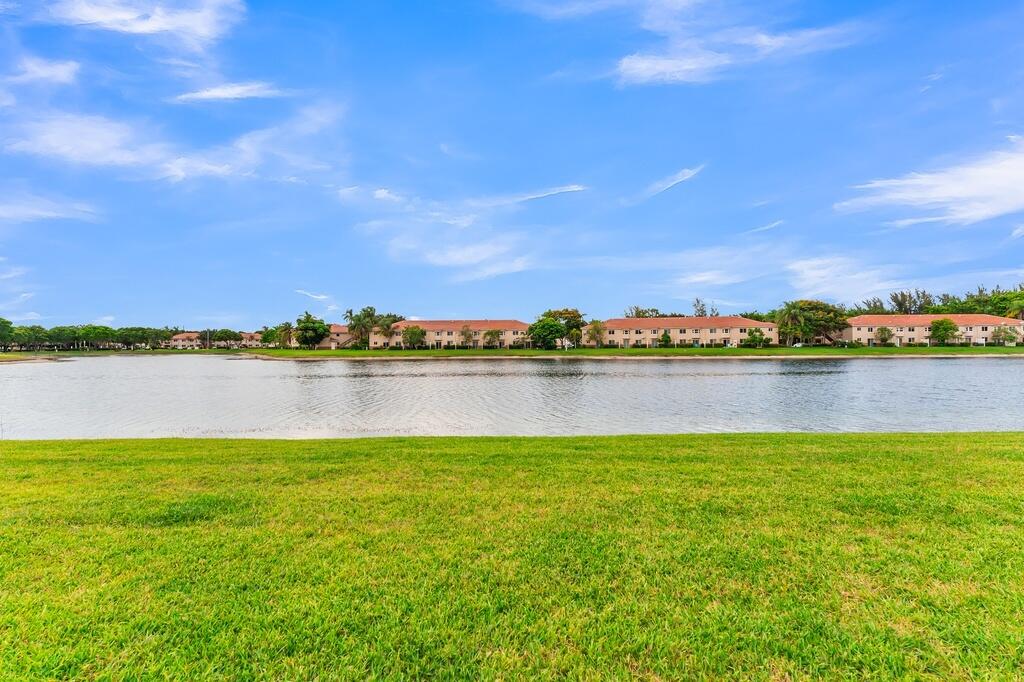 6215 Eaton, West Palm Beach FL 33411