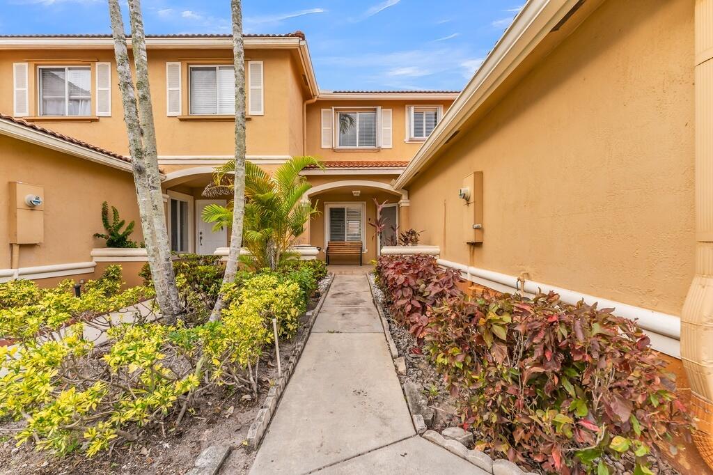 6215 Eaton, West Palm Beach FL 33411