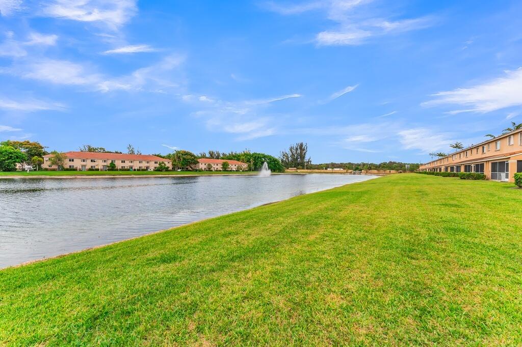6215 Eaton, West Palm Beach FL 33411