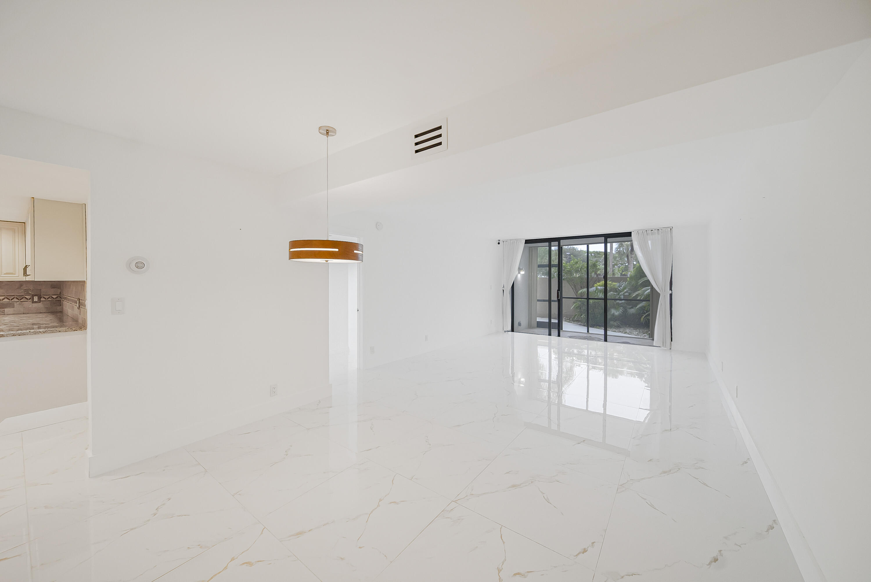 16300 Golf Club #114, Weston FL 33326