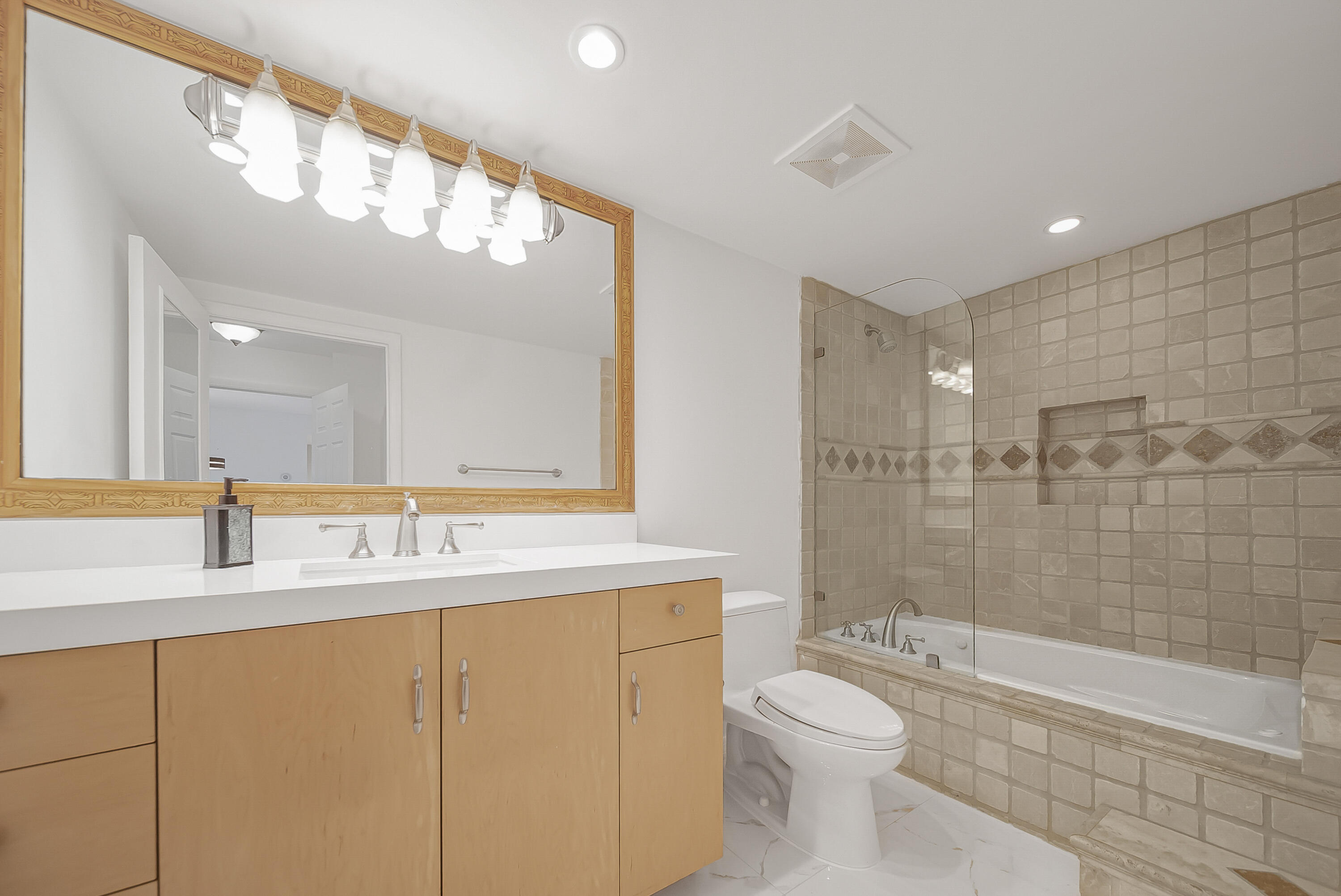 16300 Golf Club #114, Weston FL 33326