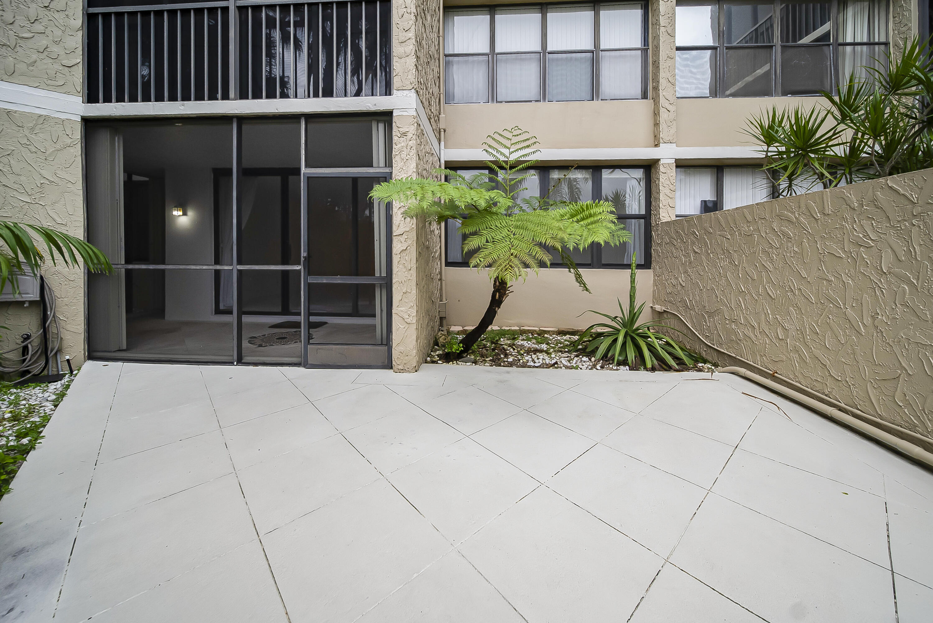 16300 Golf Club #114, Weston FL 33326