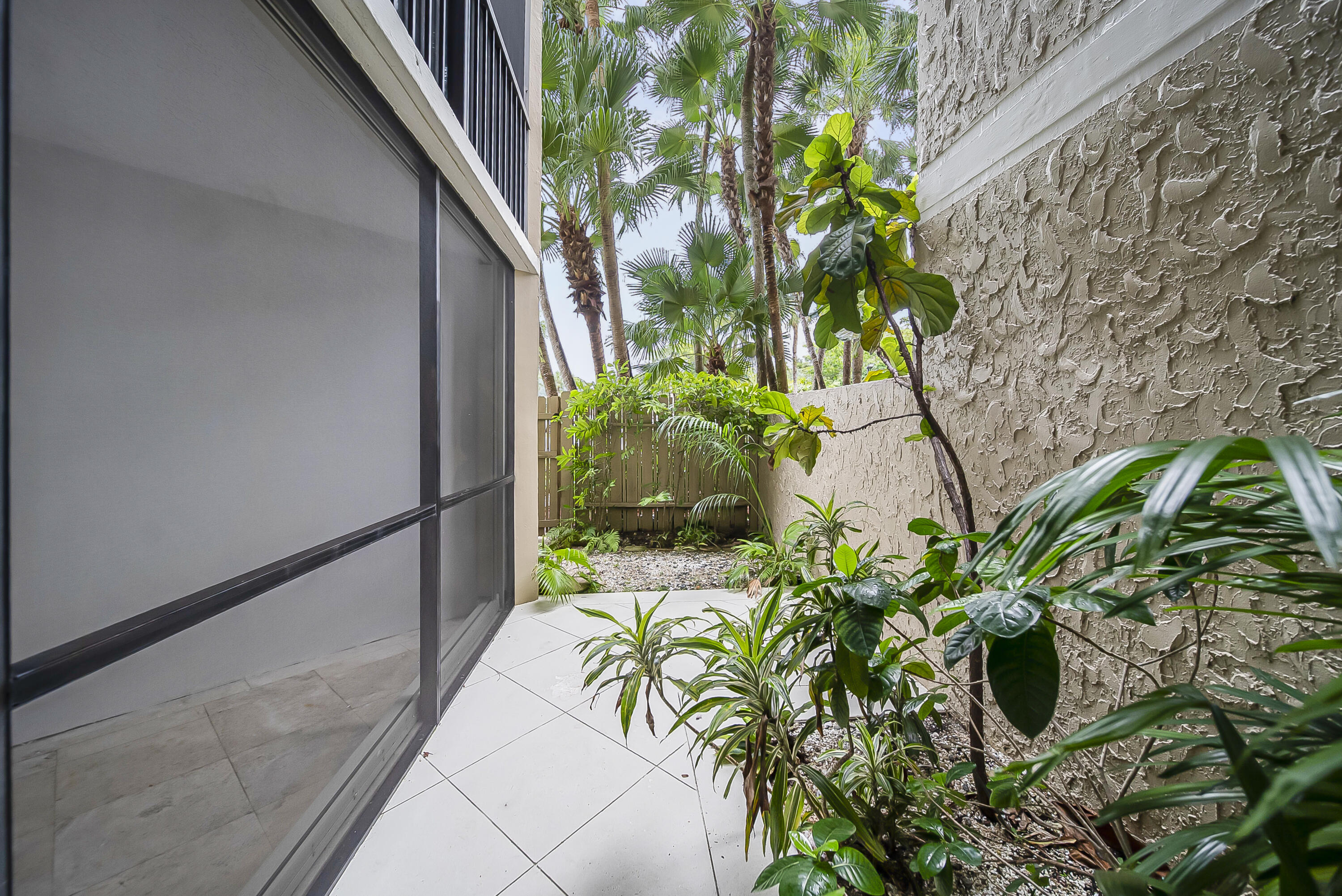 16300 Golf Club #114, Weston FL 33326