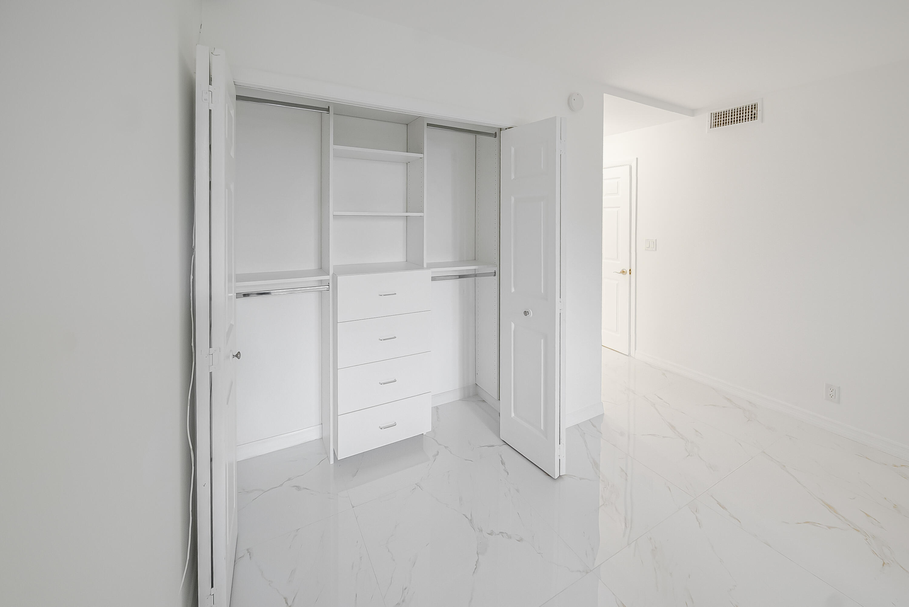 16300 Golf Club #114, Weston FL 33326