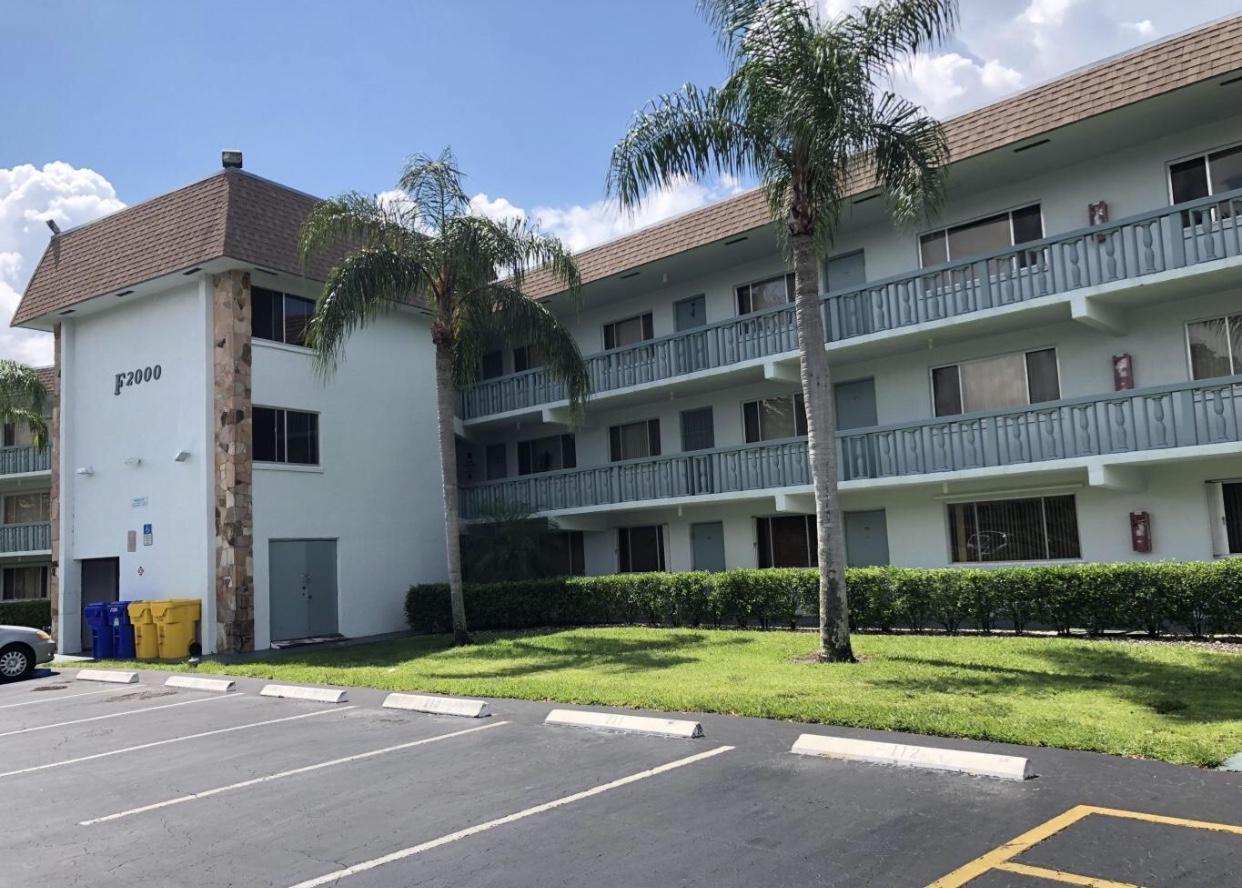 2000 SPRINGDALE #210, Palm Springs FL 33461