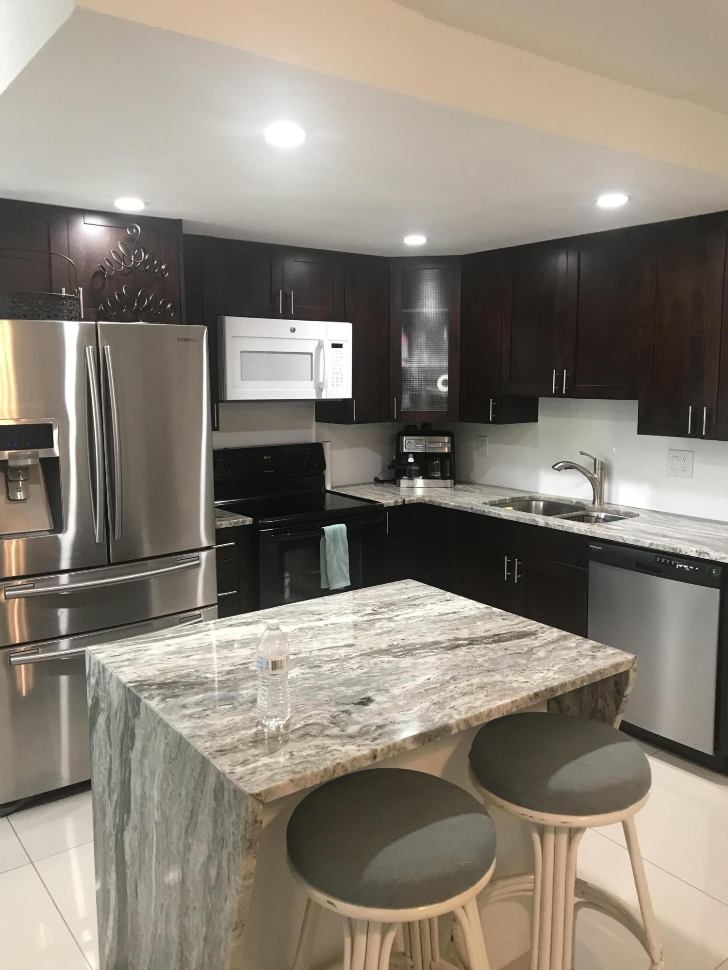 2000 SPRINGDALE #210, Palm Springs FL 33461