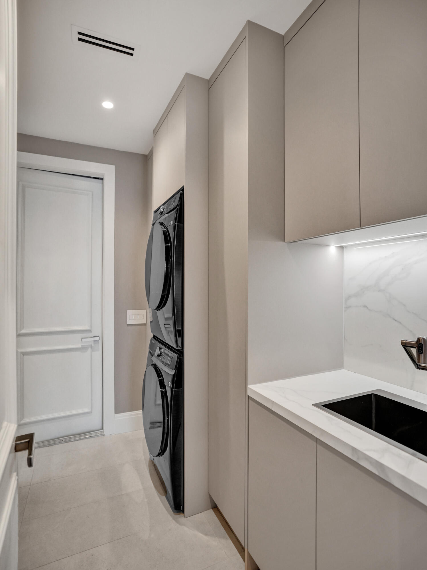 30 S COMPASS, Fort Lauderdale FL 33308