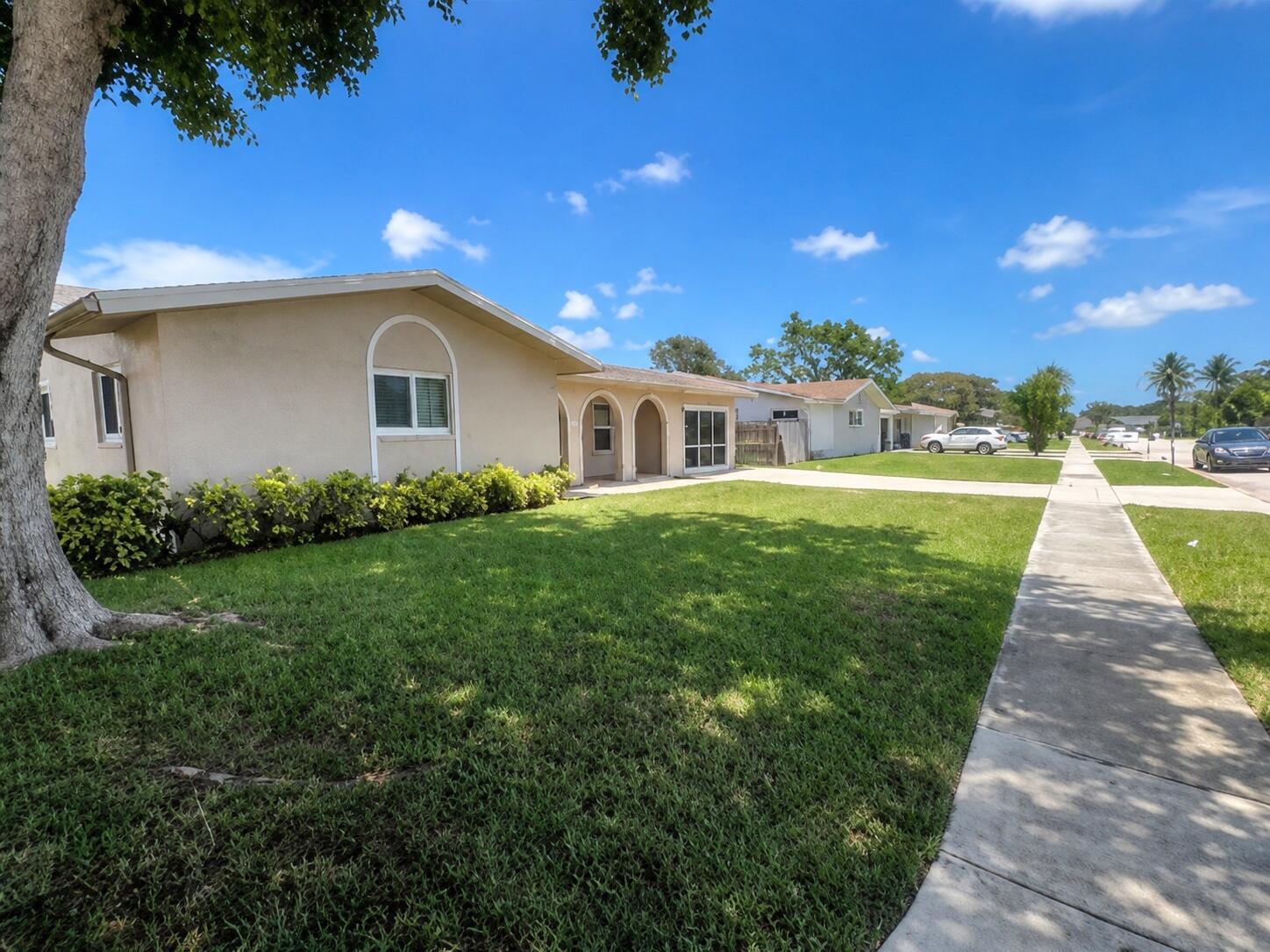 7975 NW 8TH, Margate FL 33063