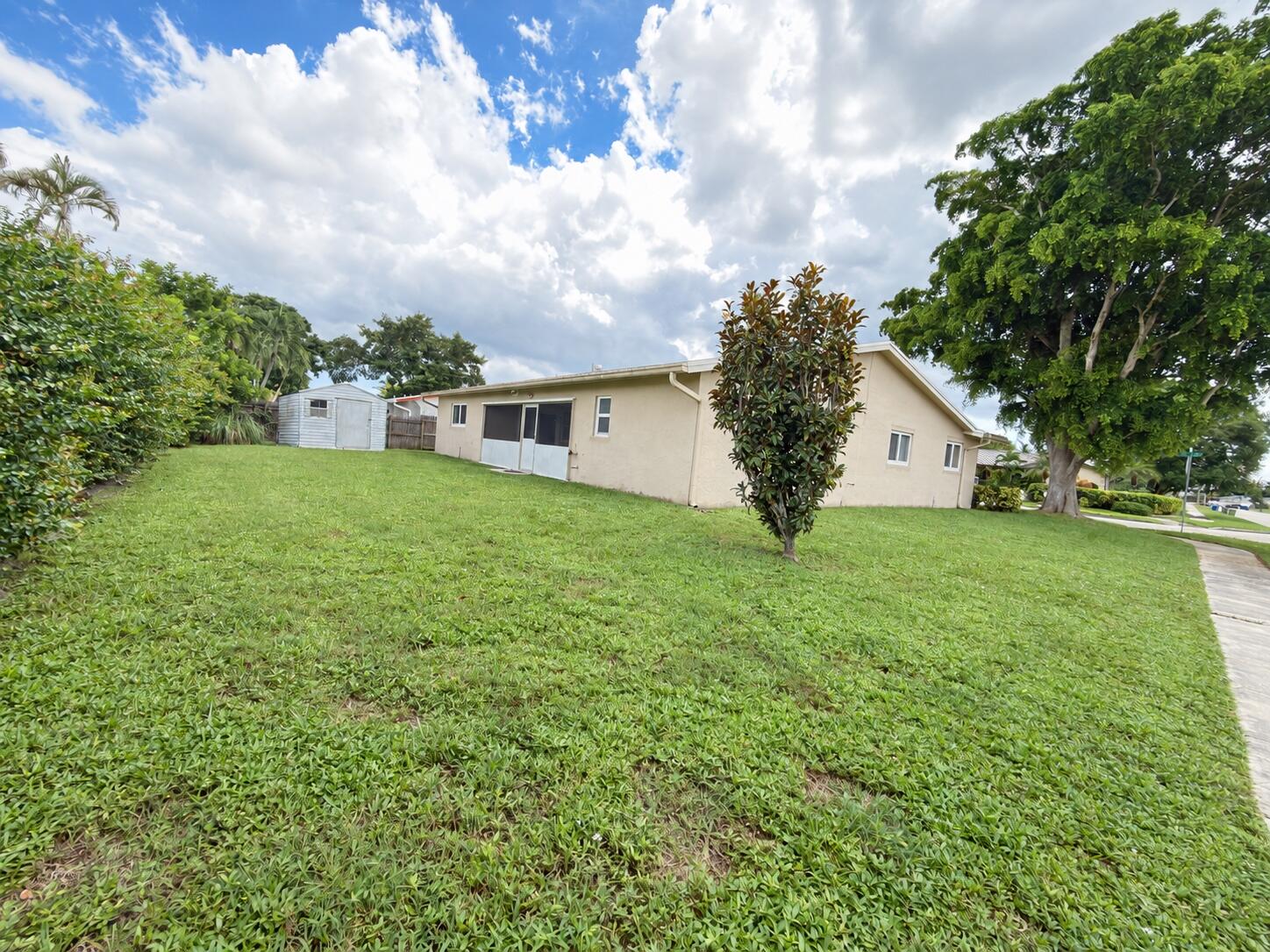 7975 NW 8TH, Margate FL 33063