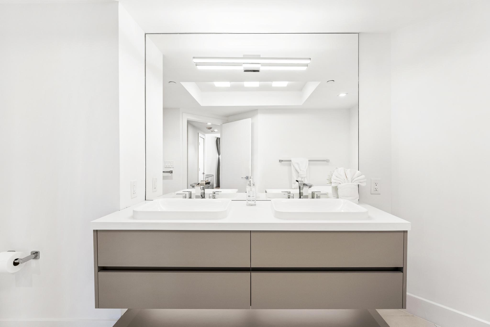 2000 ISLAND #903, Aventura FL 33160