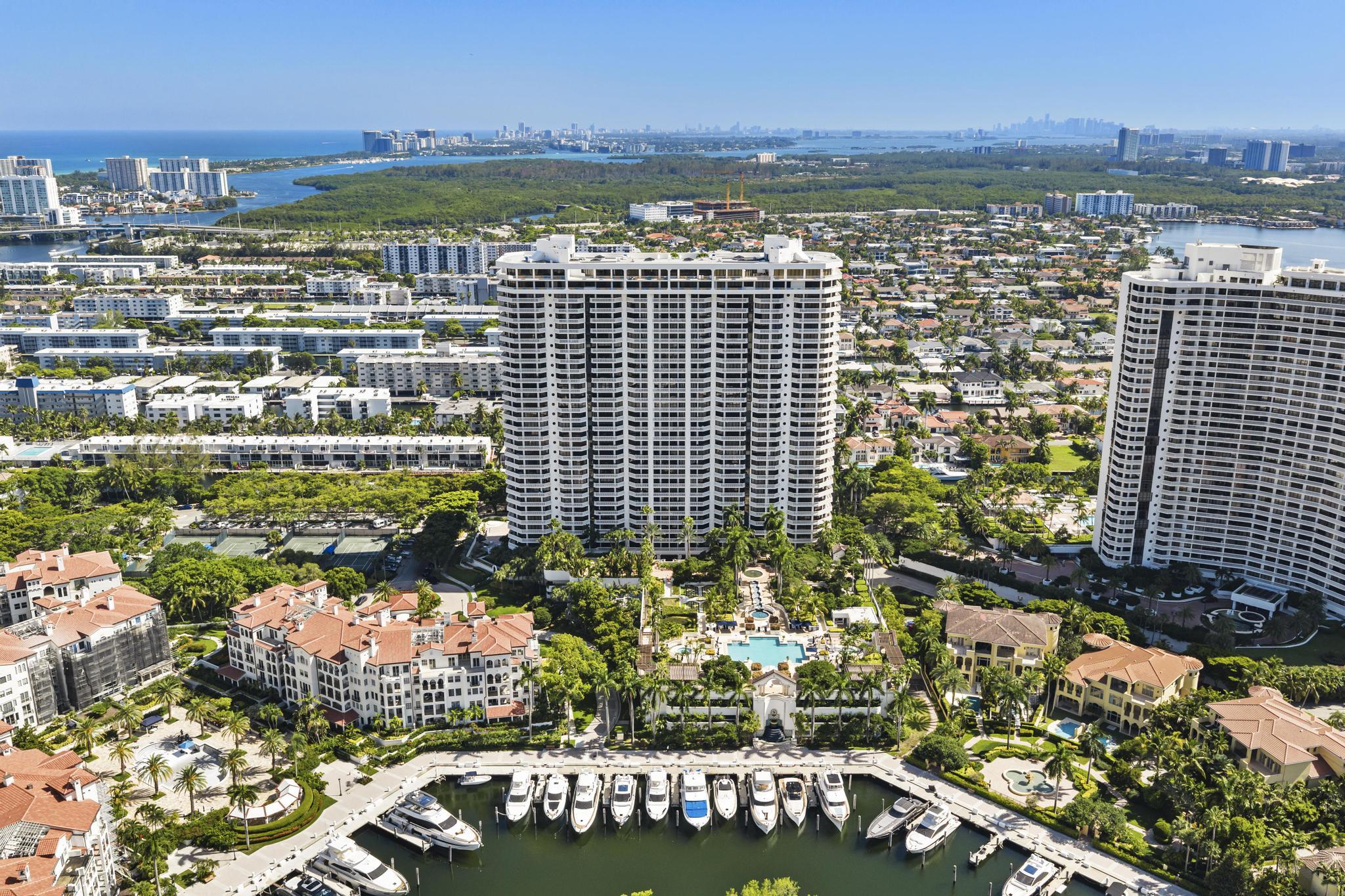 2000 ISLAND #903, Aventura FL 33160
