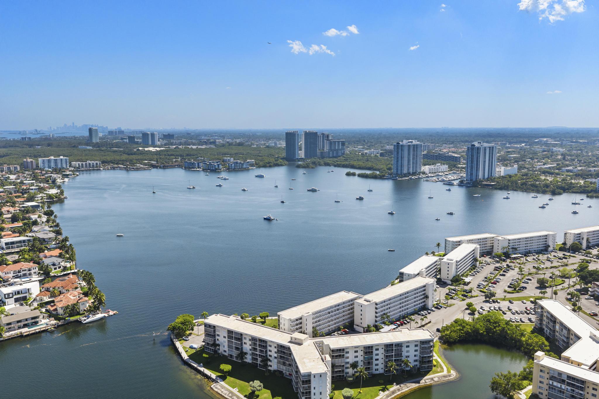 2000 ISLAND #903, Aventura FL 33160