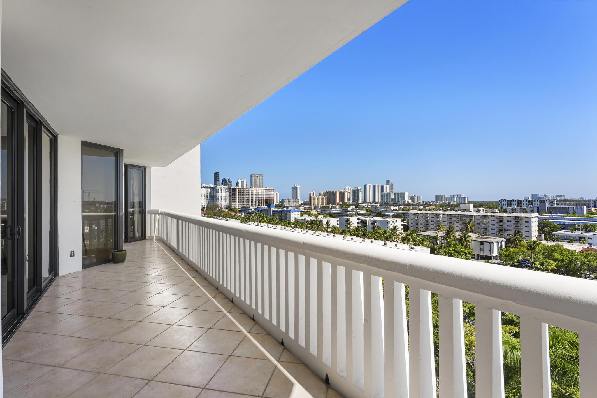 2000 ISLAND #903, Aventura FL 33160