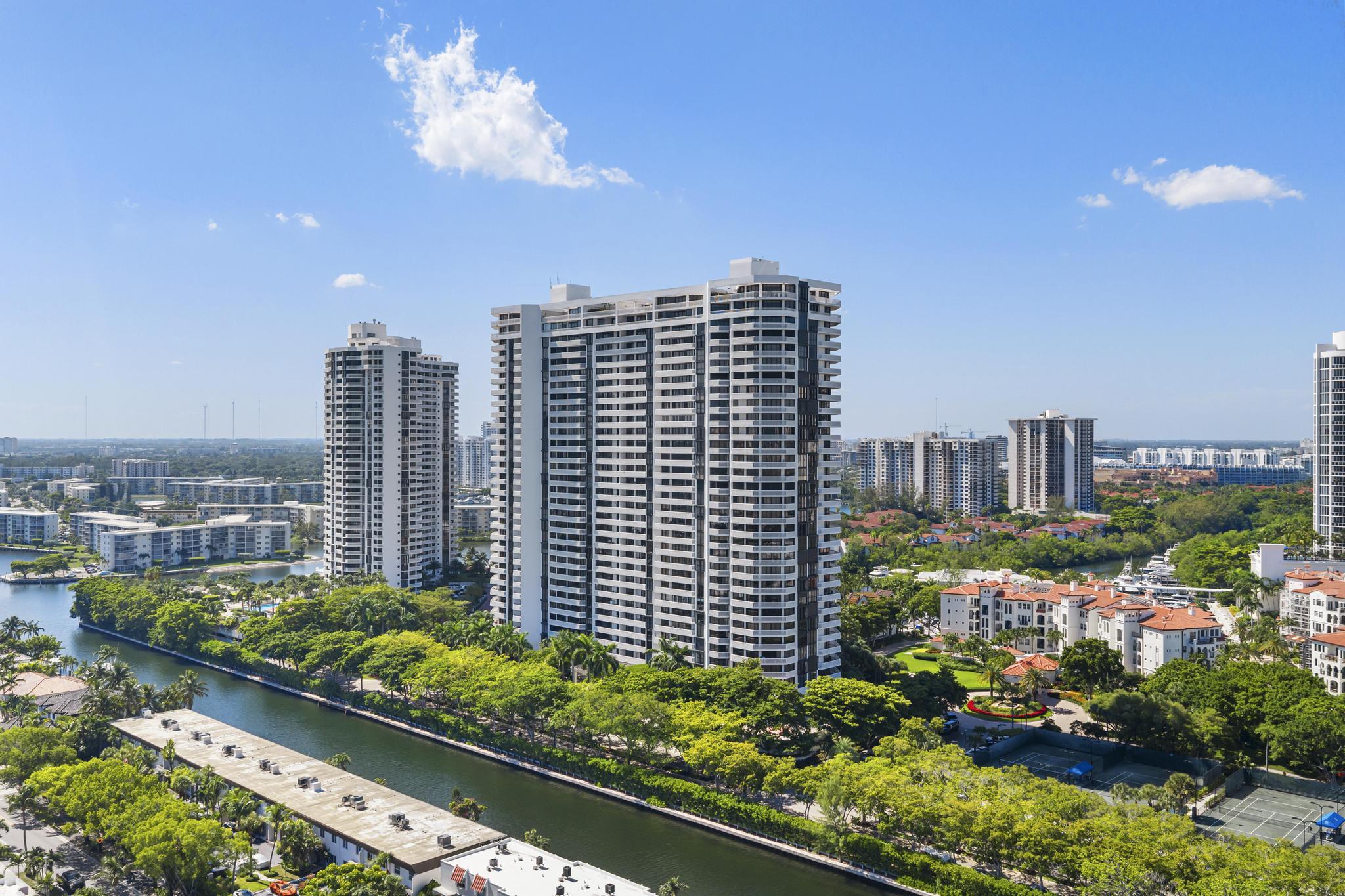 2000 ISLAND #903, Aventura FL 33160