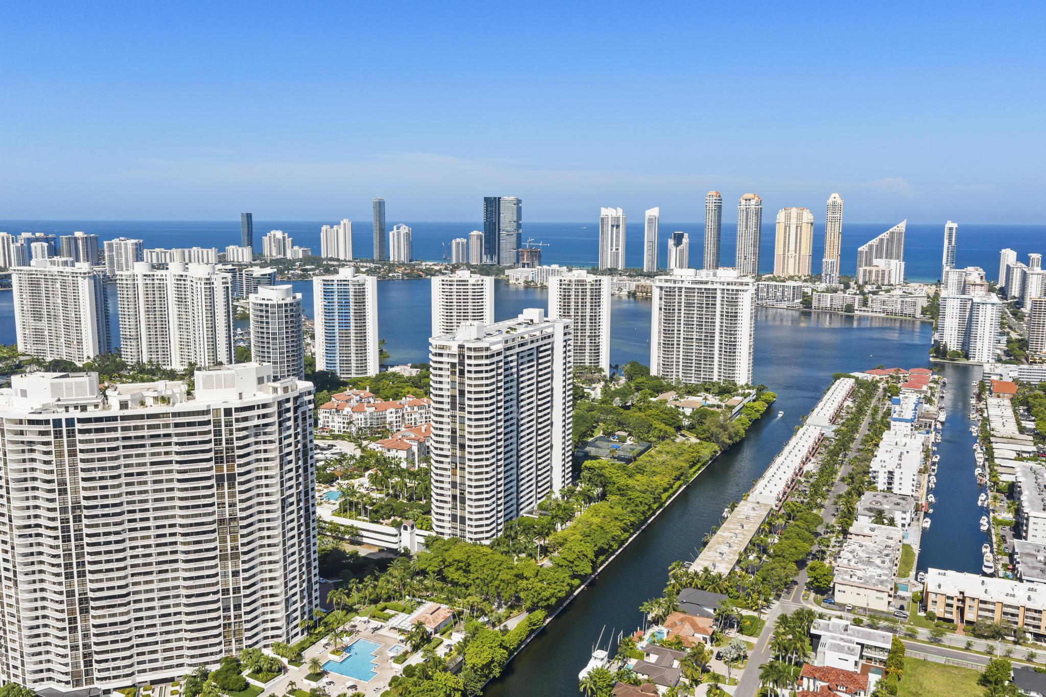 2000 ISLAND #903, Aventura FL 33160
