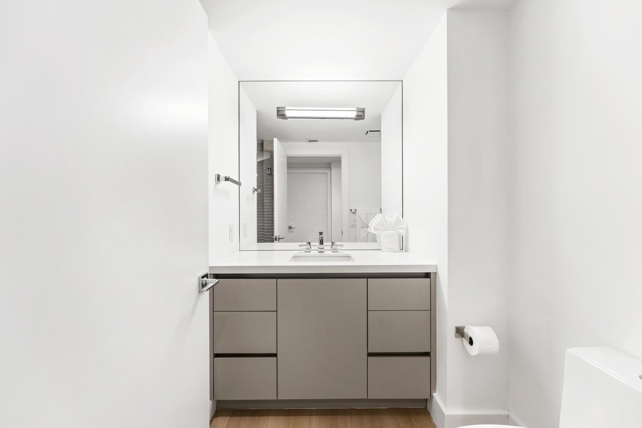 2000 ISLAND #903, Aventura FL 33160