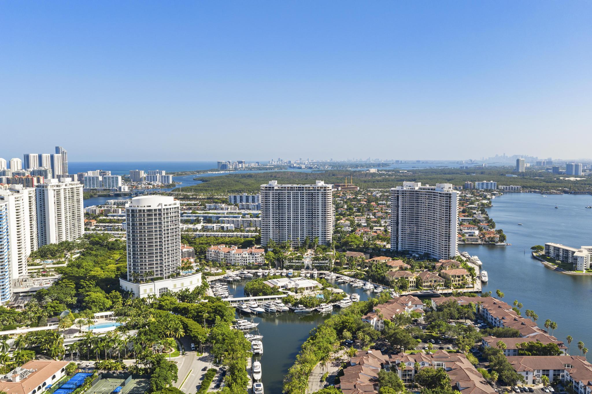 2000 ISLAND #903, Aventura FL 33160