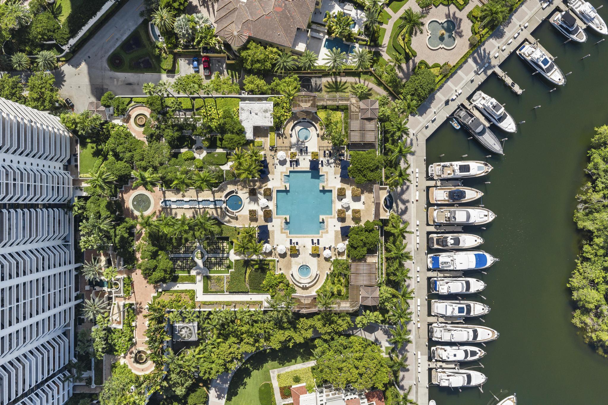 2000 ISLAND #903, Aventura FL 33160