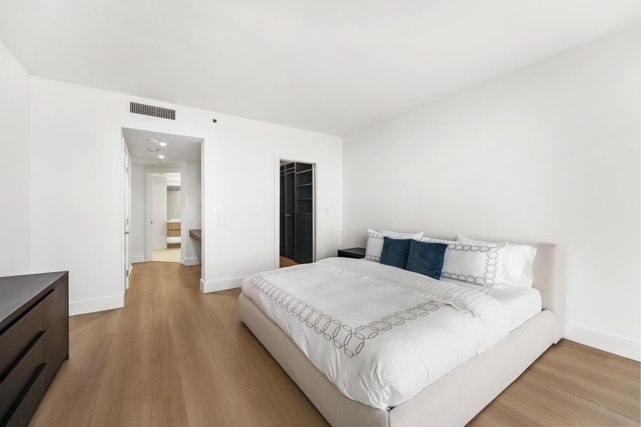 2000 ISLAND #903, Aventura FL 33160