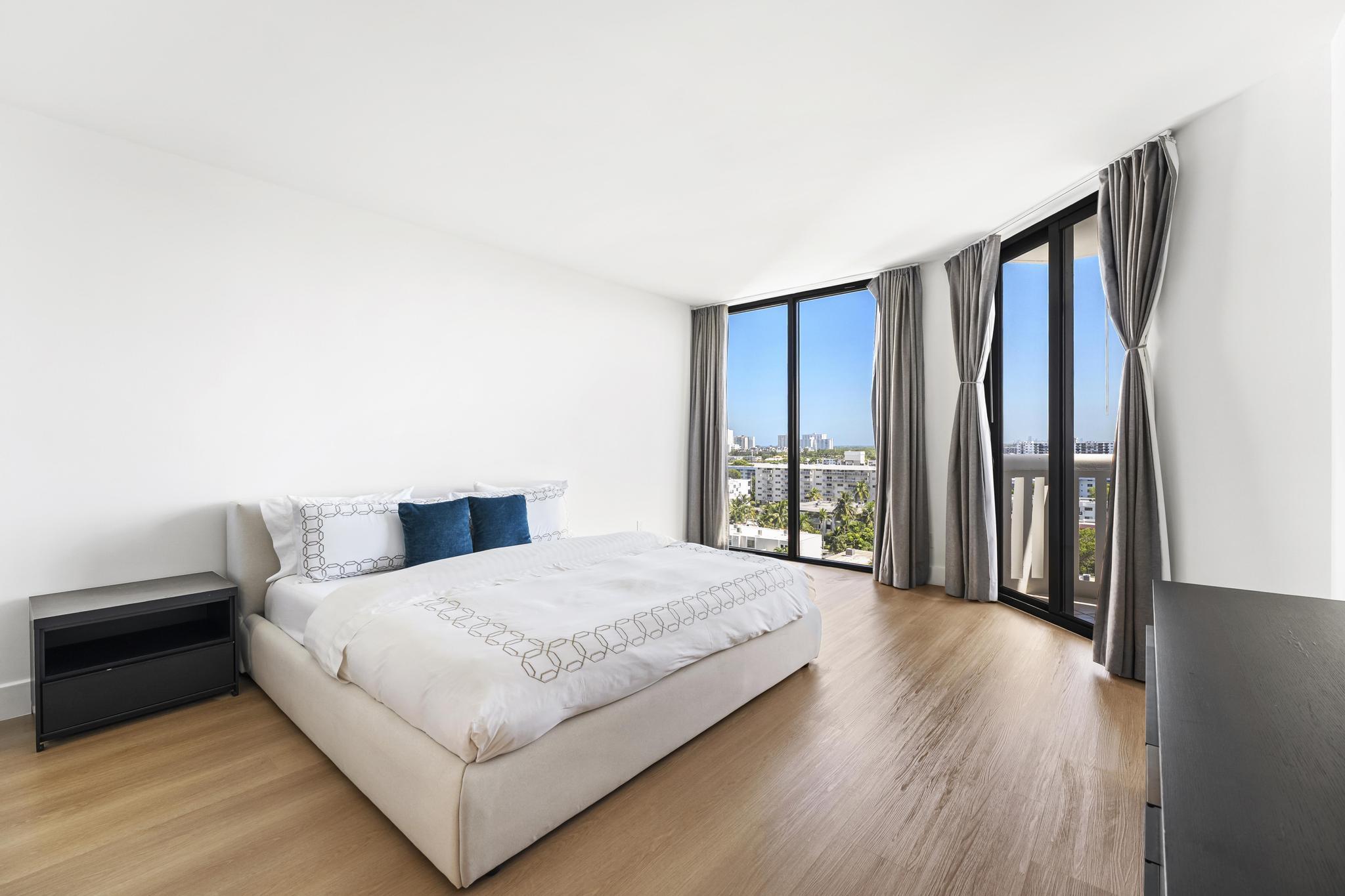 2000 ISLAND #903, Aventura FL 33160