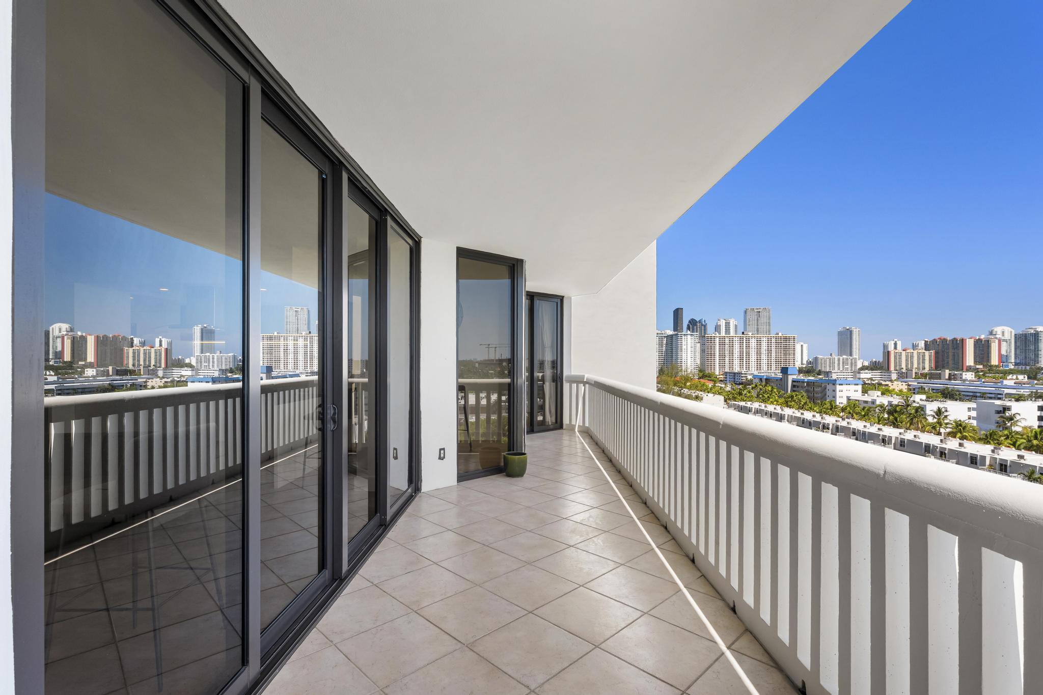 2000 ISLAND #903, Aventura FL 33160