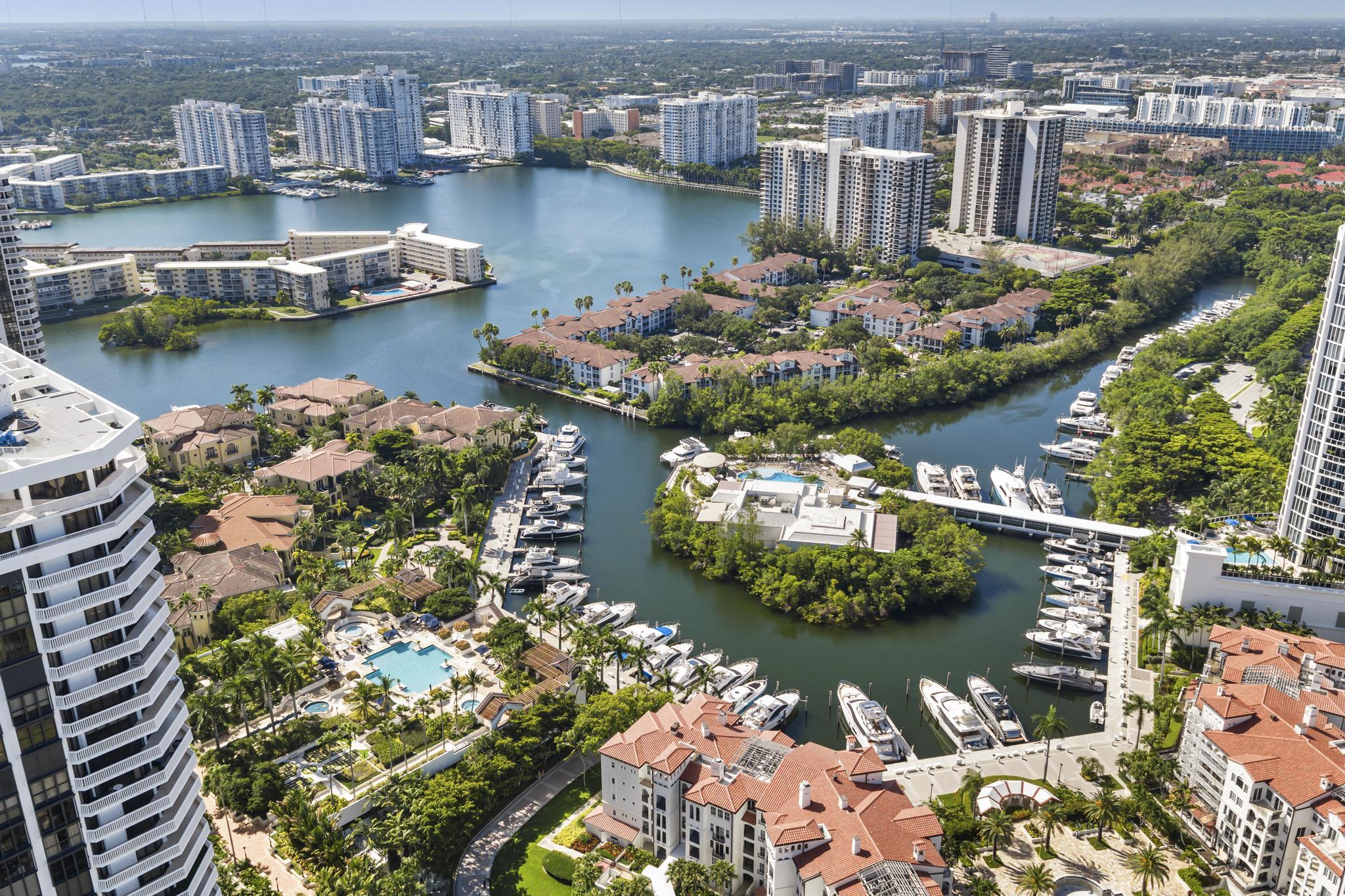 2000 ISLAND #903, Aventura FL 33160