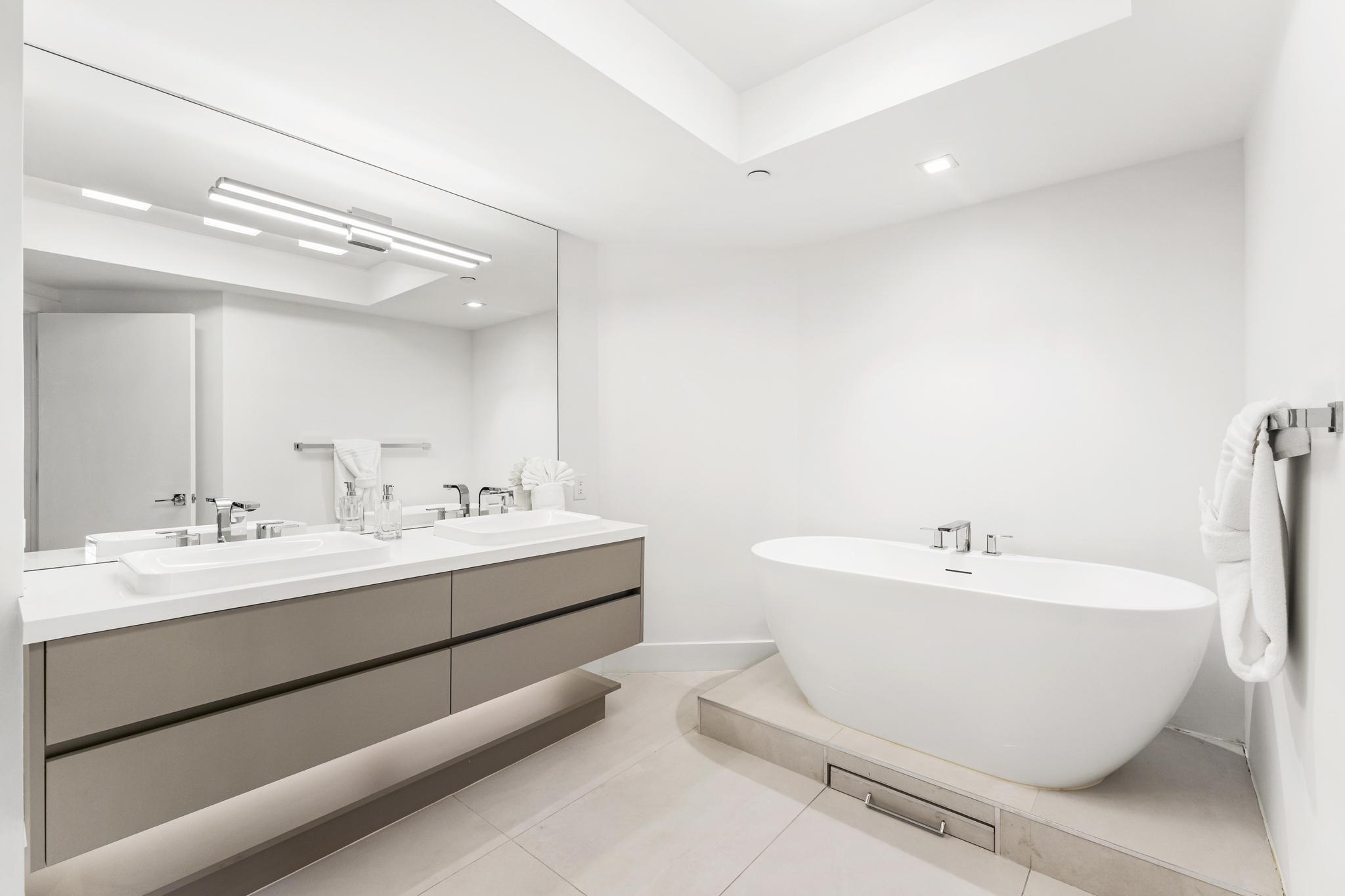 2000 ISLAND #903, Aventura FL 33160