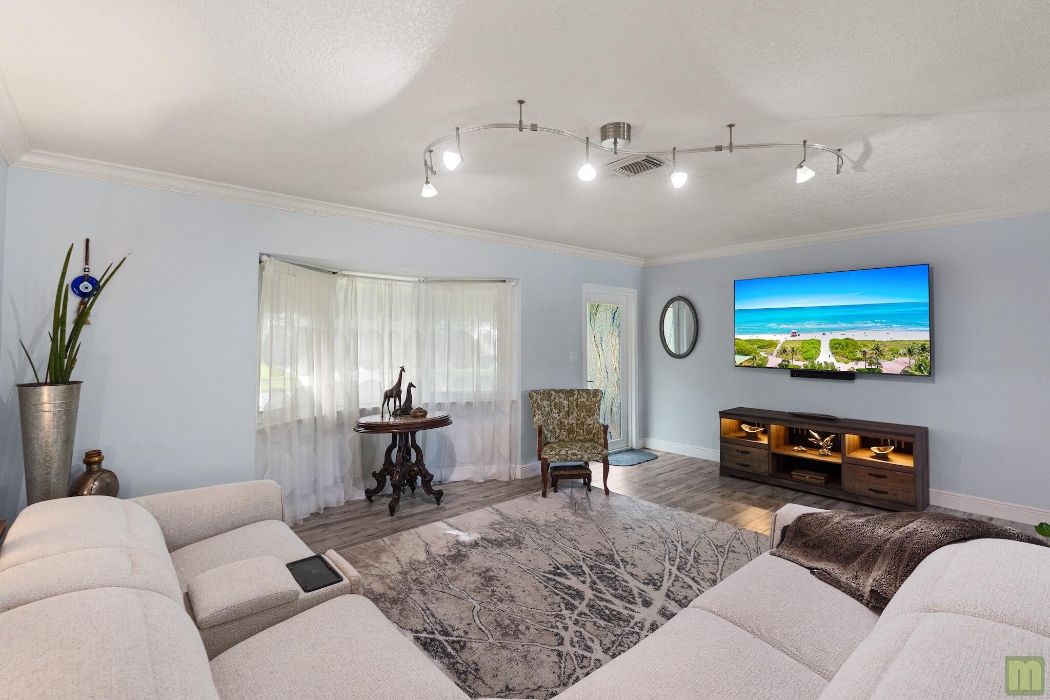 291 Lake, Coconut Creek FL 33066