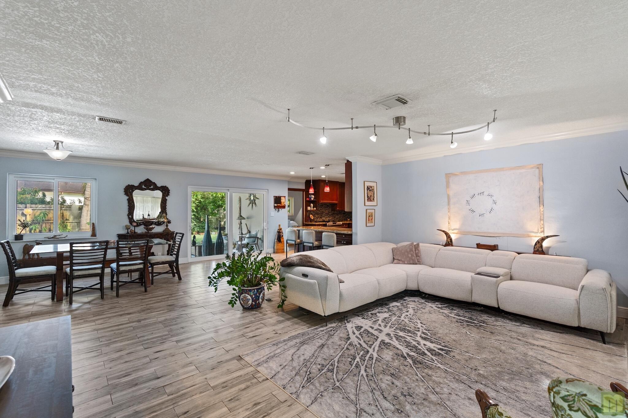 291 Lake, Coconut Creek FL 33066
