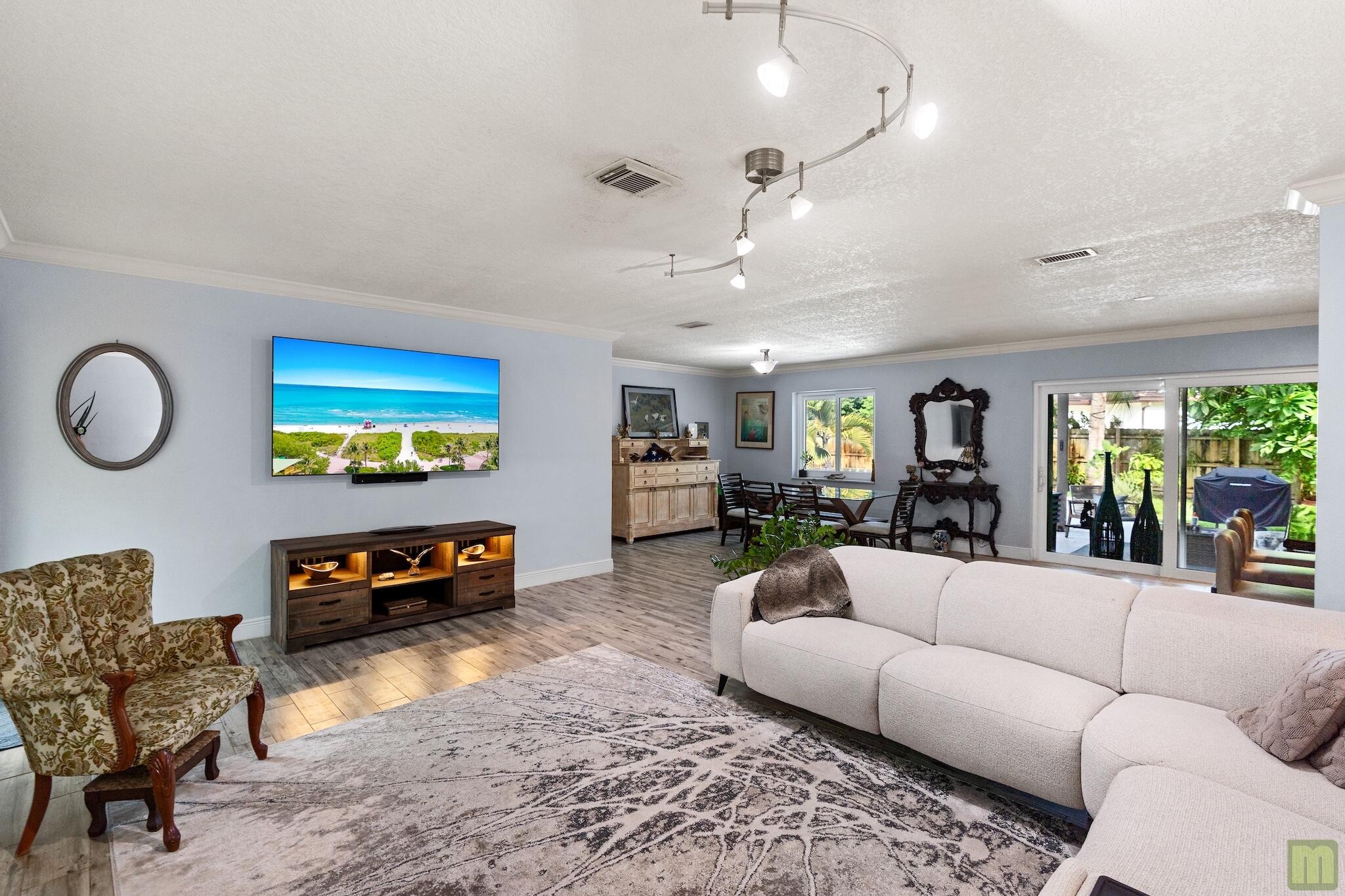 291 Lake, Coconut Creek FL 33066