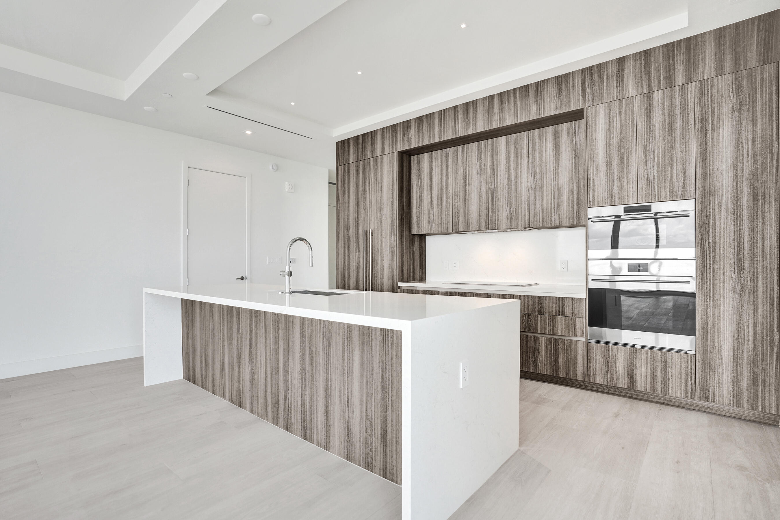 305 Briny #PH905, Pompano Beach FL 33062