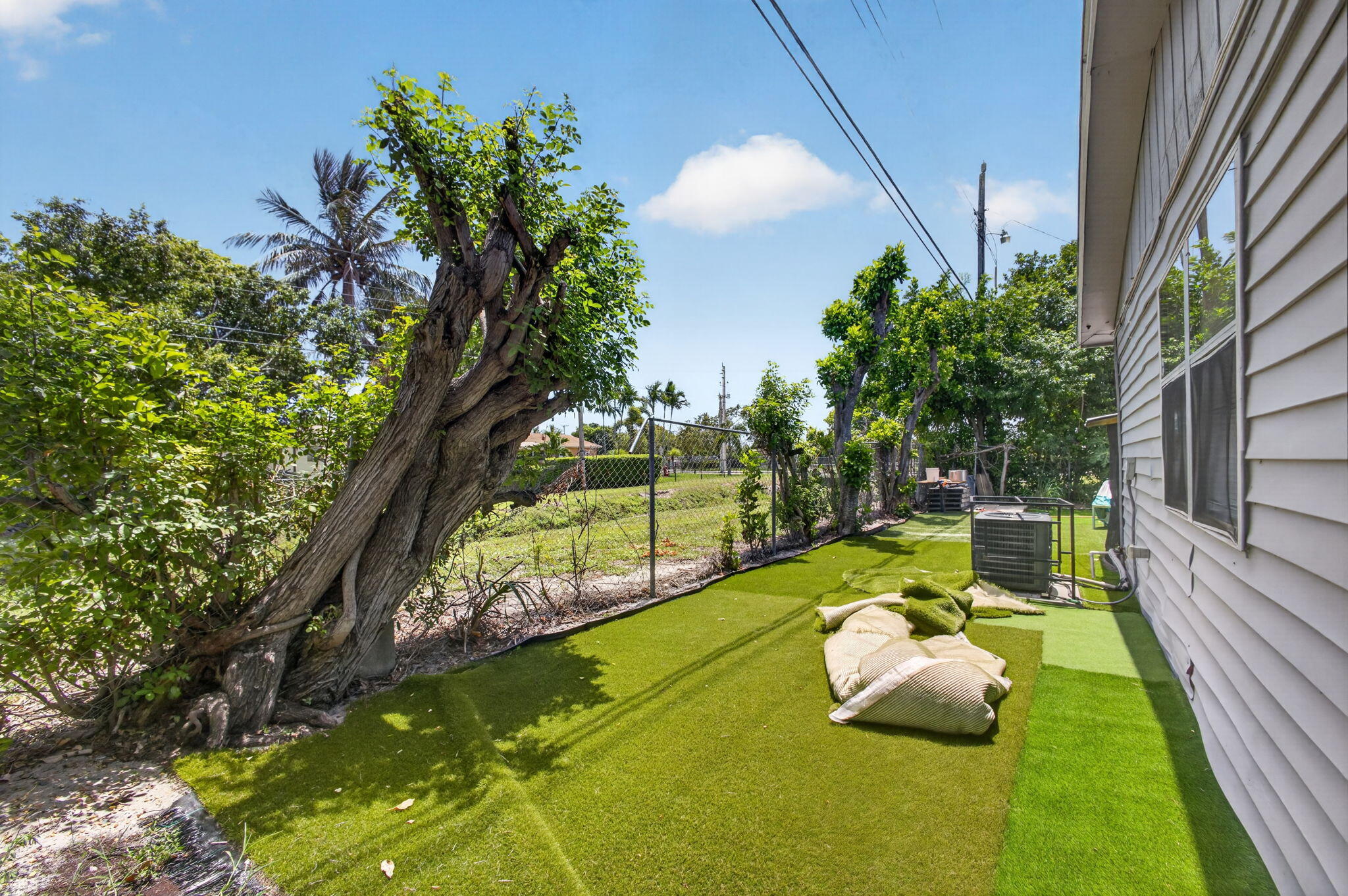 3408 E Avenue H, Riviera Beach FL 33404