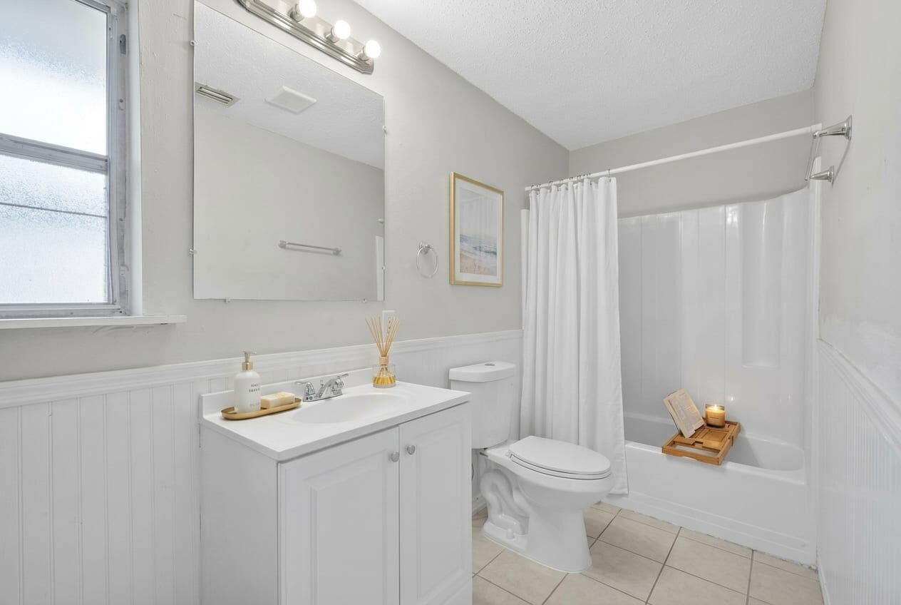 3408 E Avenue H, Riviera Beach FL 33404