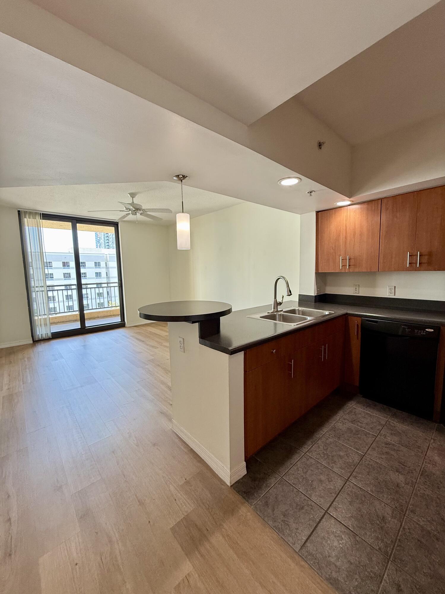 100 N FEDERAL #738, Fort Lauderdale FL 33301