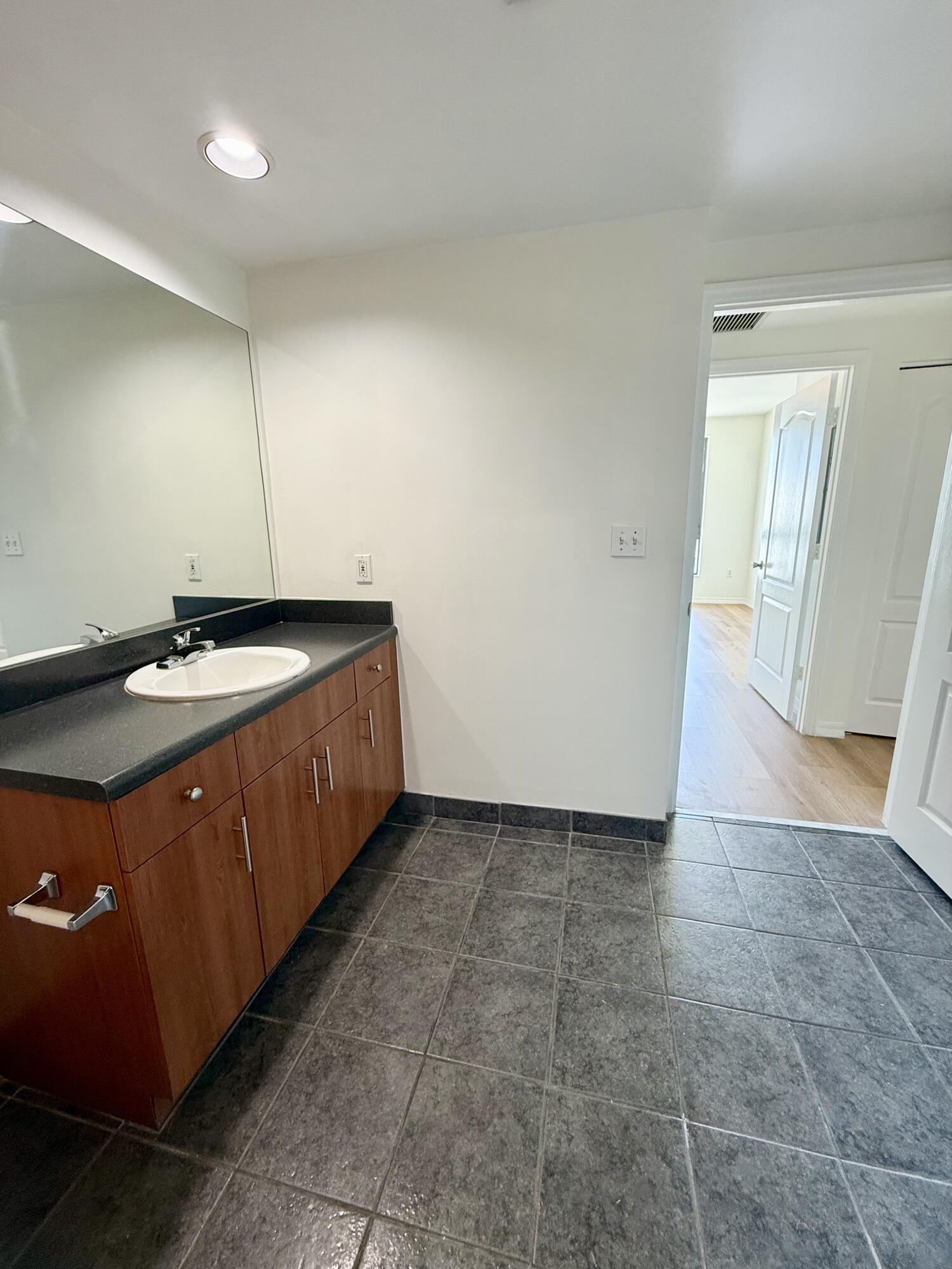100 N FEDERAL #738, Fort Lauderdale FL 33301