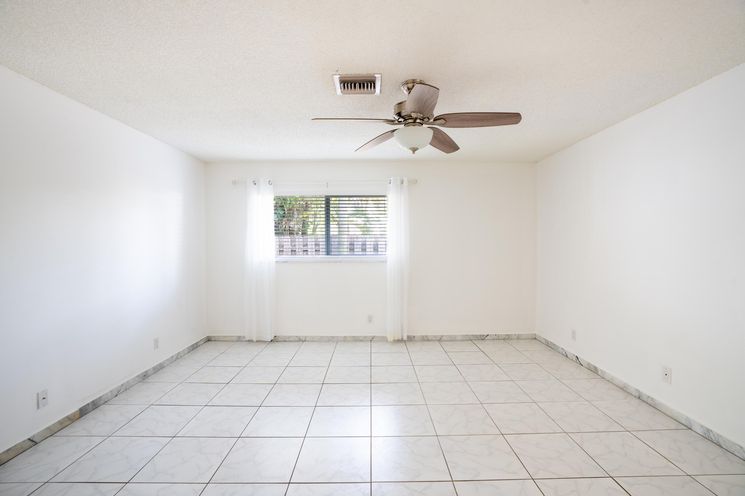 17 SE 8TH, Deerfield Beach FL 33441
