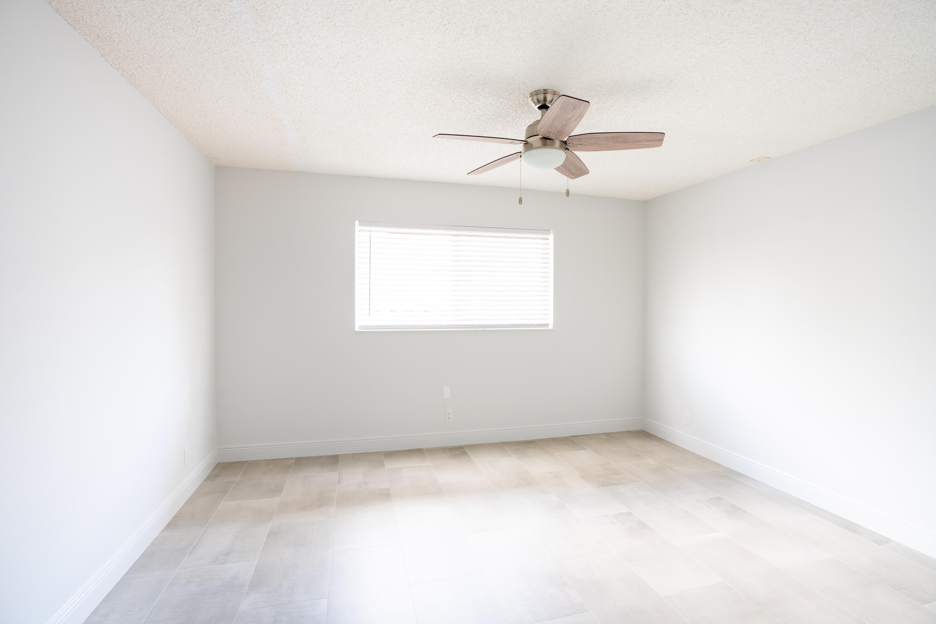 17 SE 8TH, Deerfield Beach FL 33441