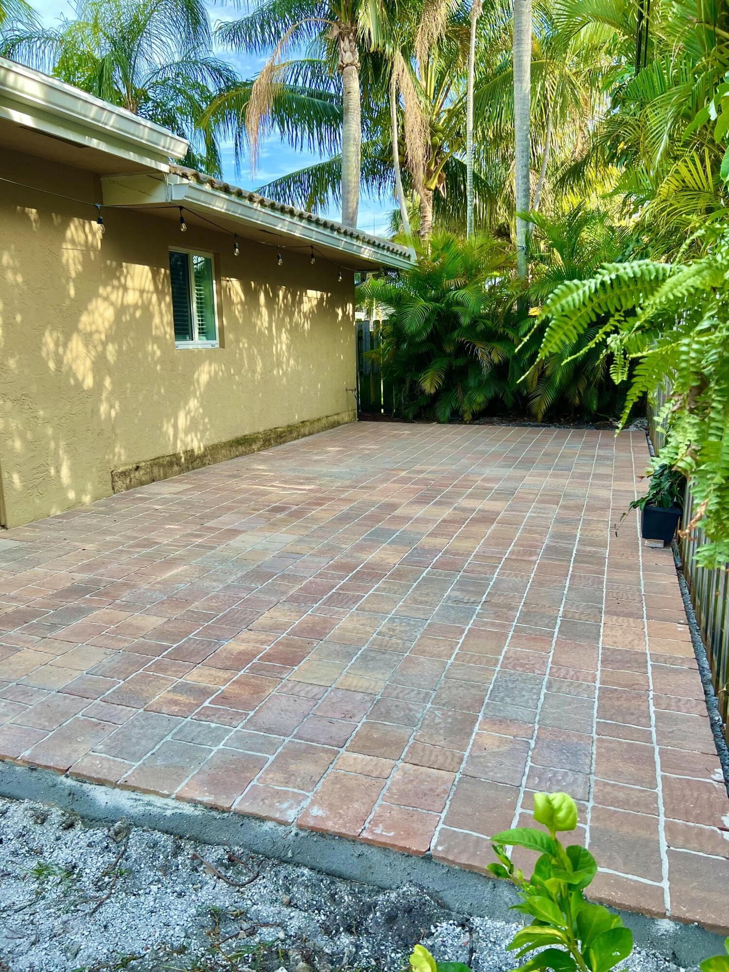 17 SE 8TH, Deerfield Beach FL 33441