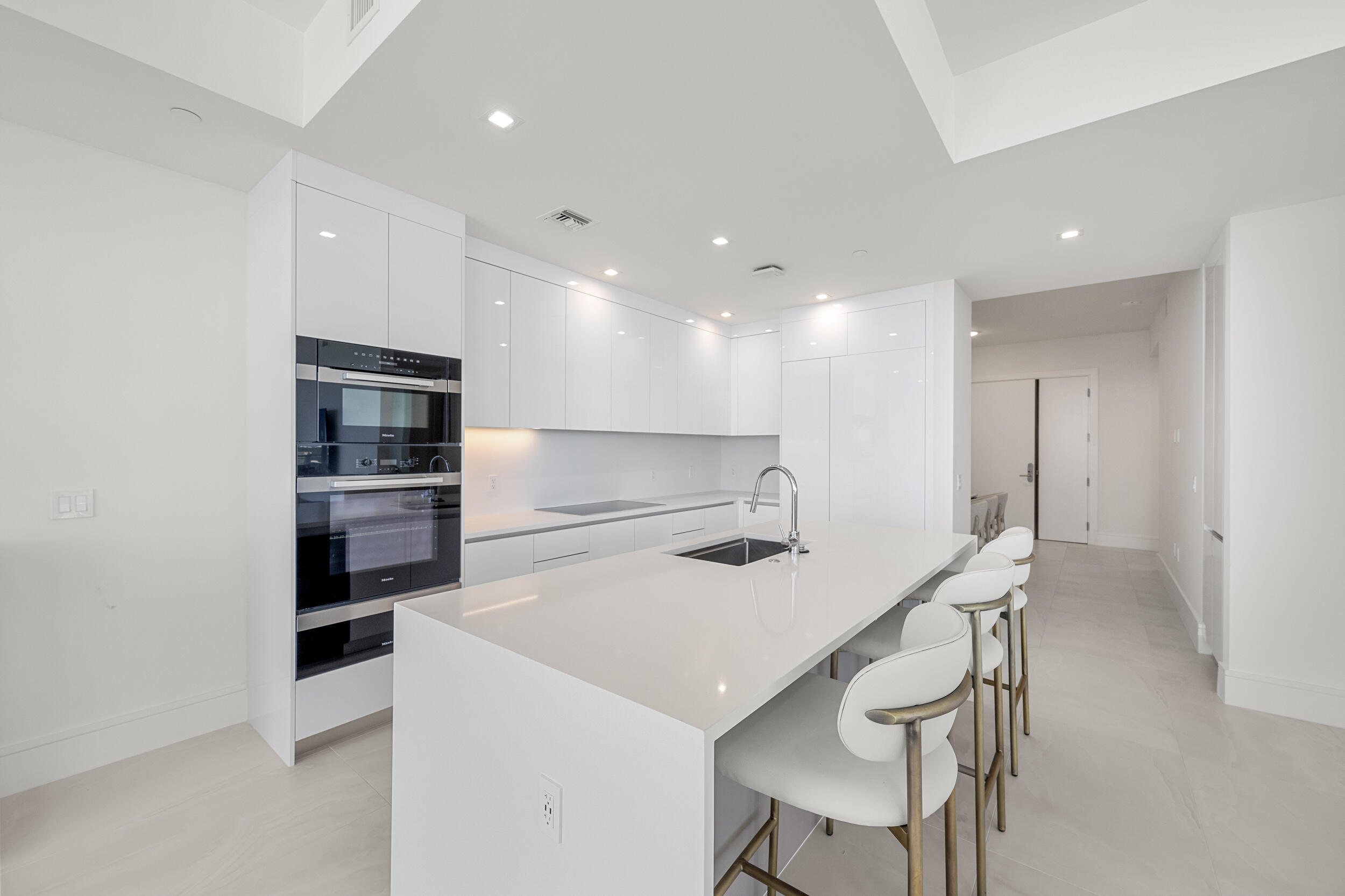 220 Lake Shore #1001, Lake Park FL 33403
