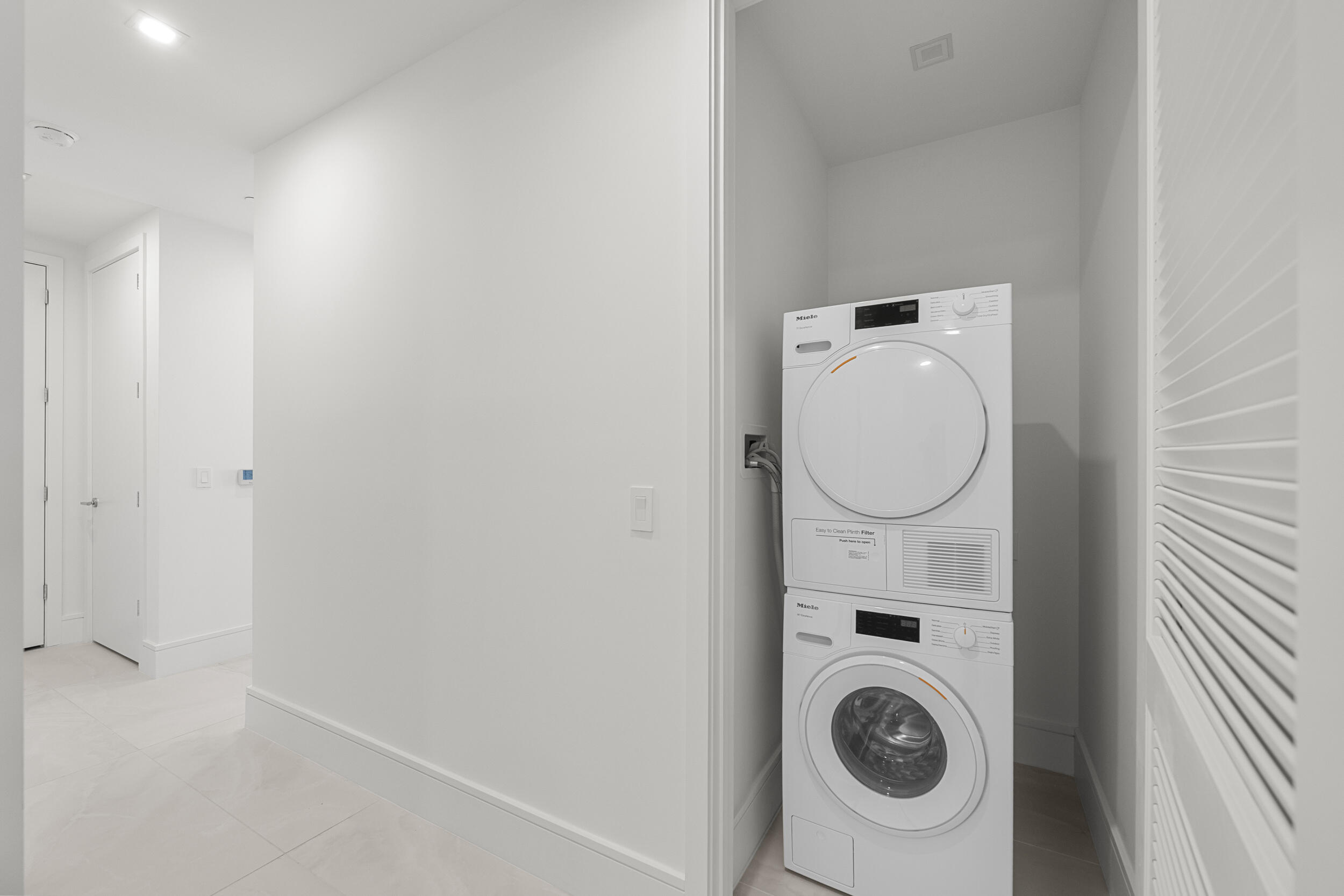 220 Lake Shore #1001, Lake Park FL 33403