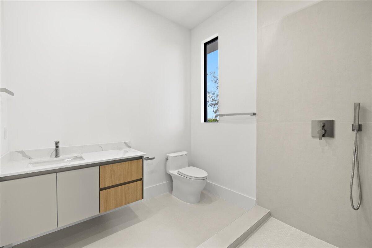 201 NW 14TH, Dania Beach FL 33004