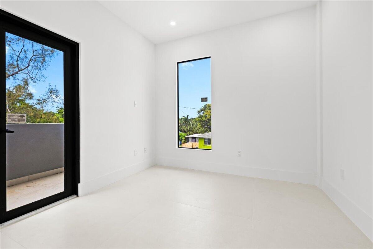 201 NW 14TH, Dania Beach FL 33004