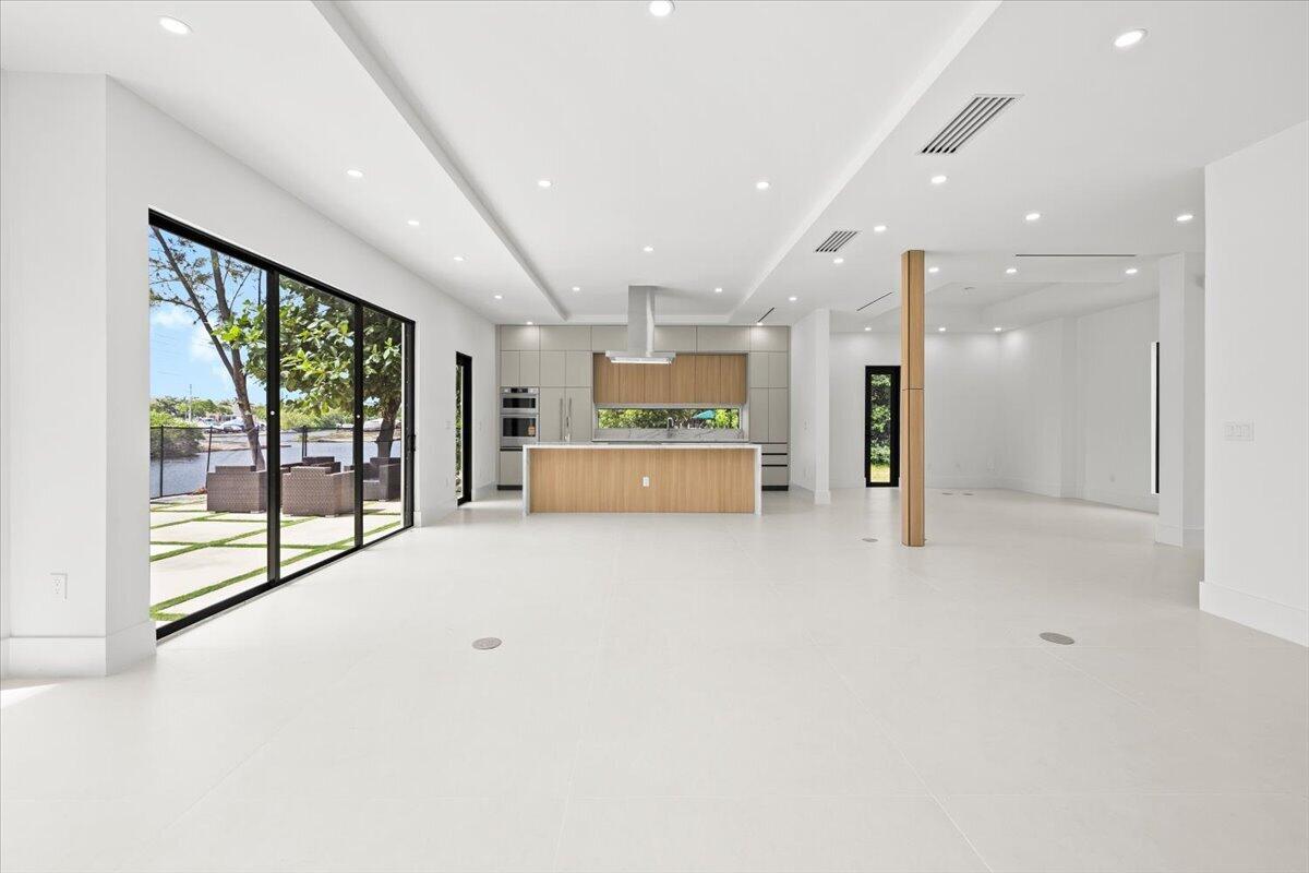 201 NW 14TH, Dania Beach FL 33004
